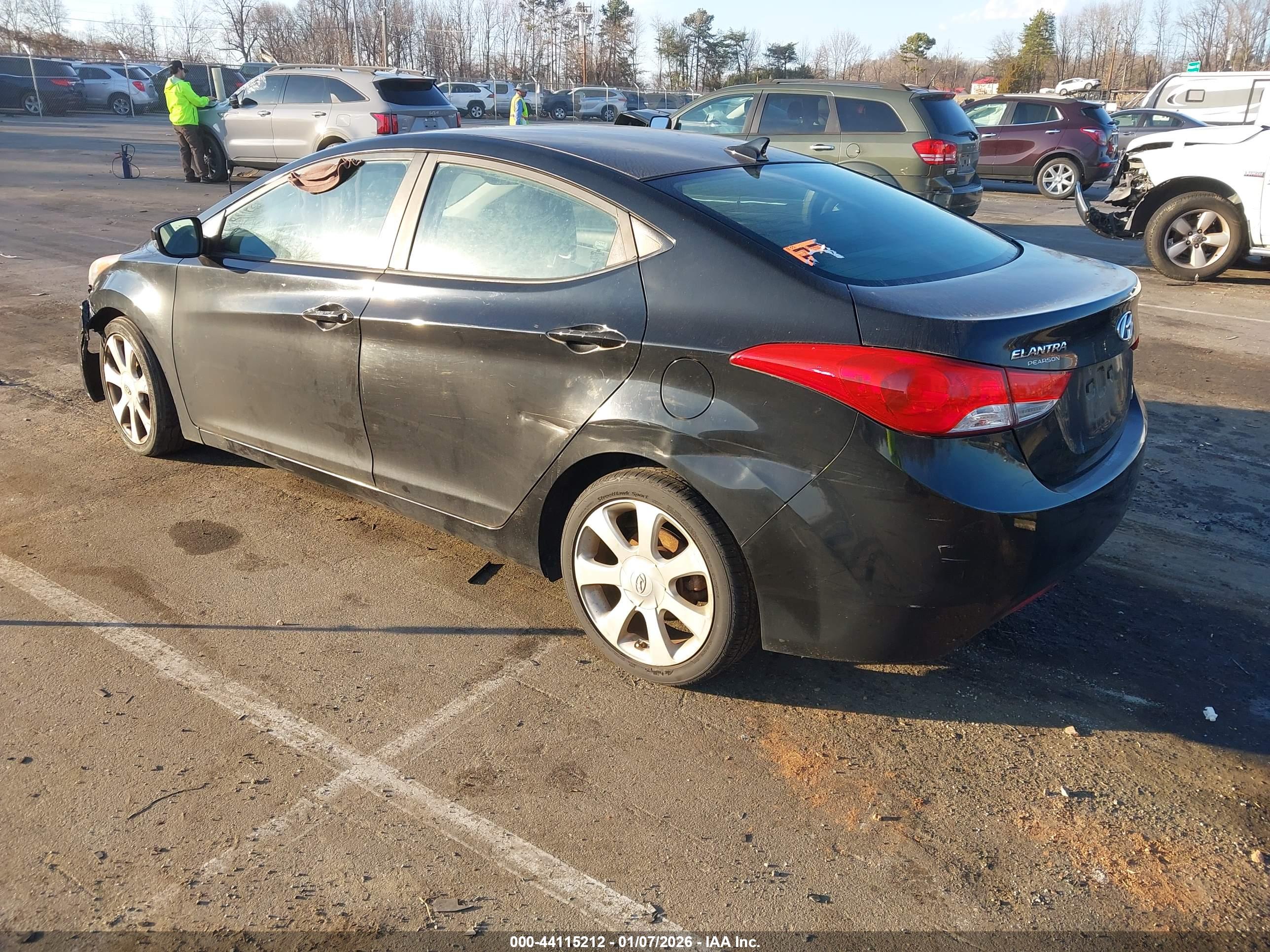 HYUNDAI ELANTRA image 3
