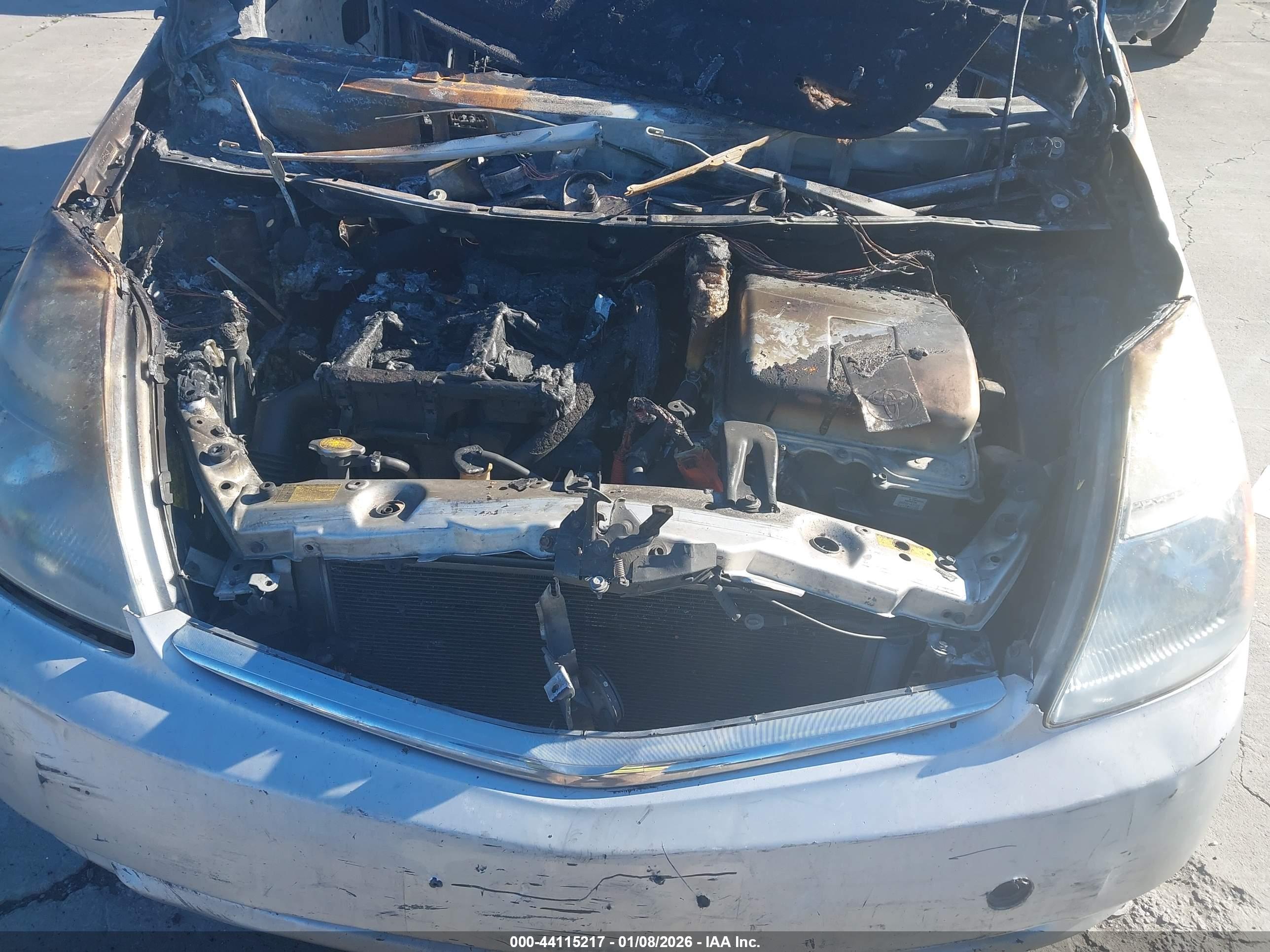 TOYOTA PRIUS image 10