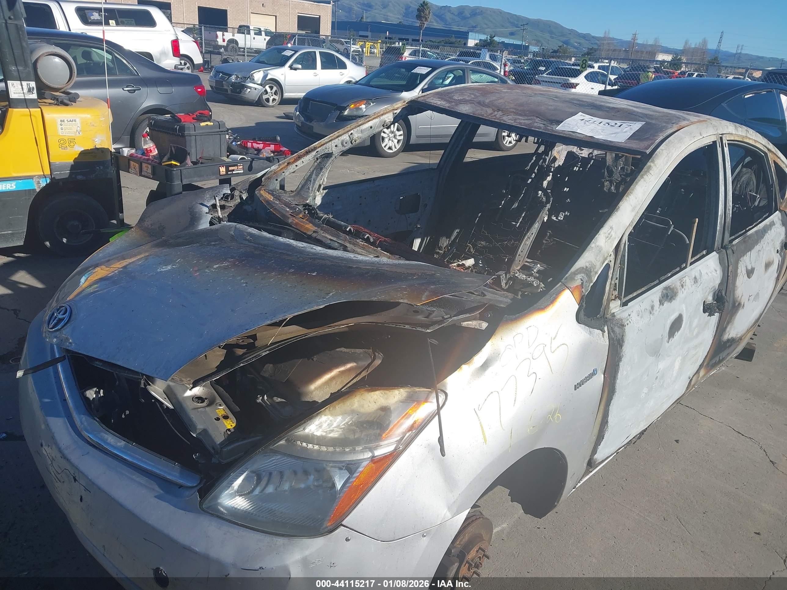 TOYOTA PRIUS image 6