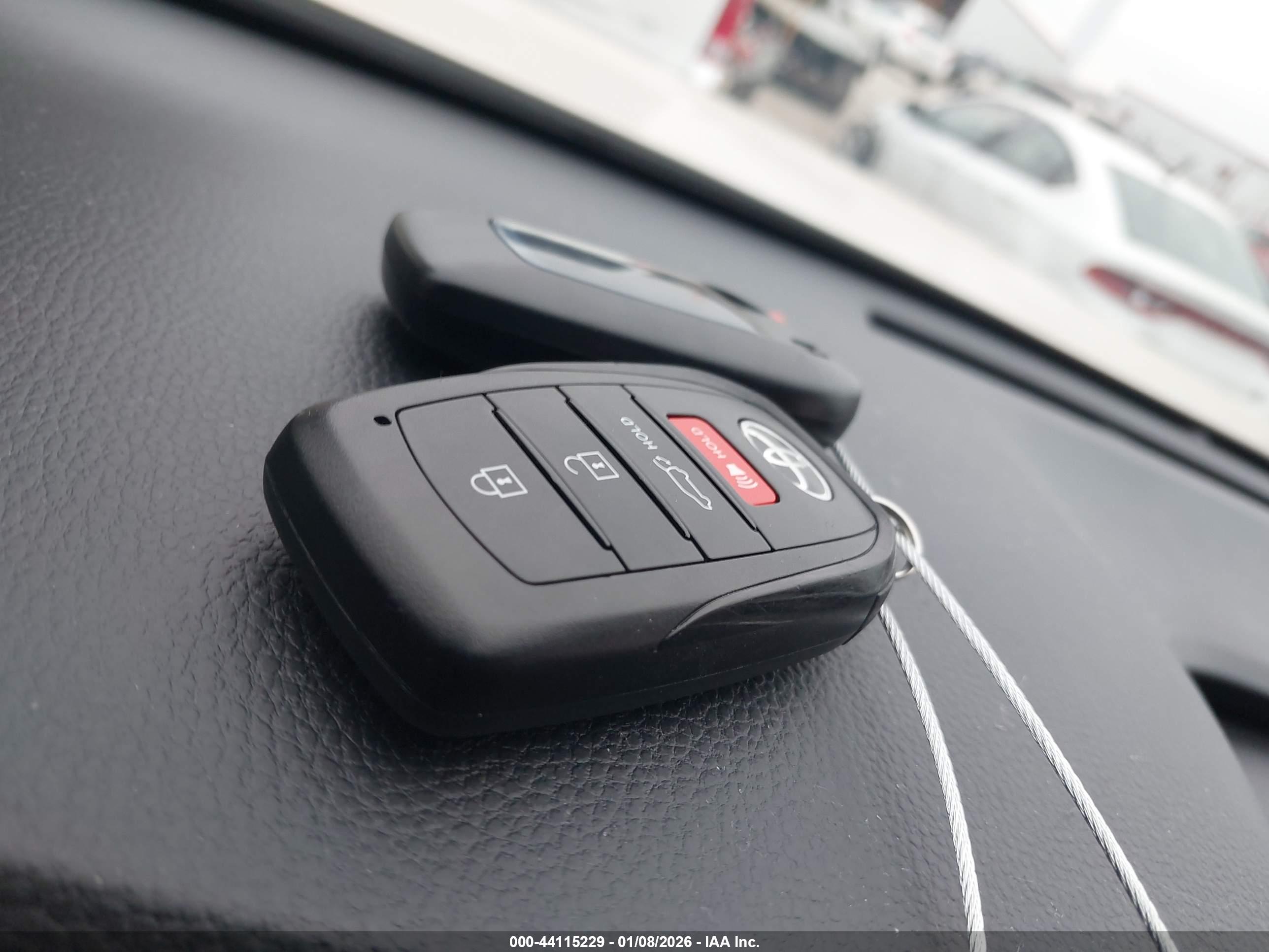 TOYOTA GRAND image 11