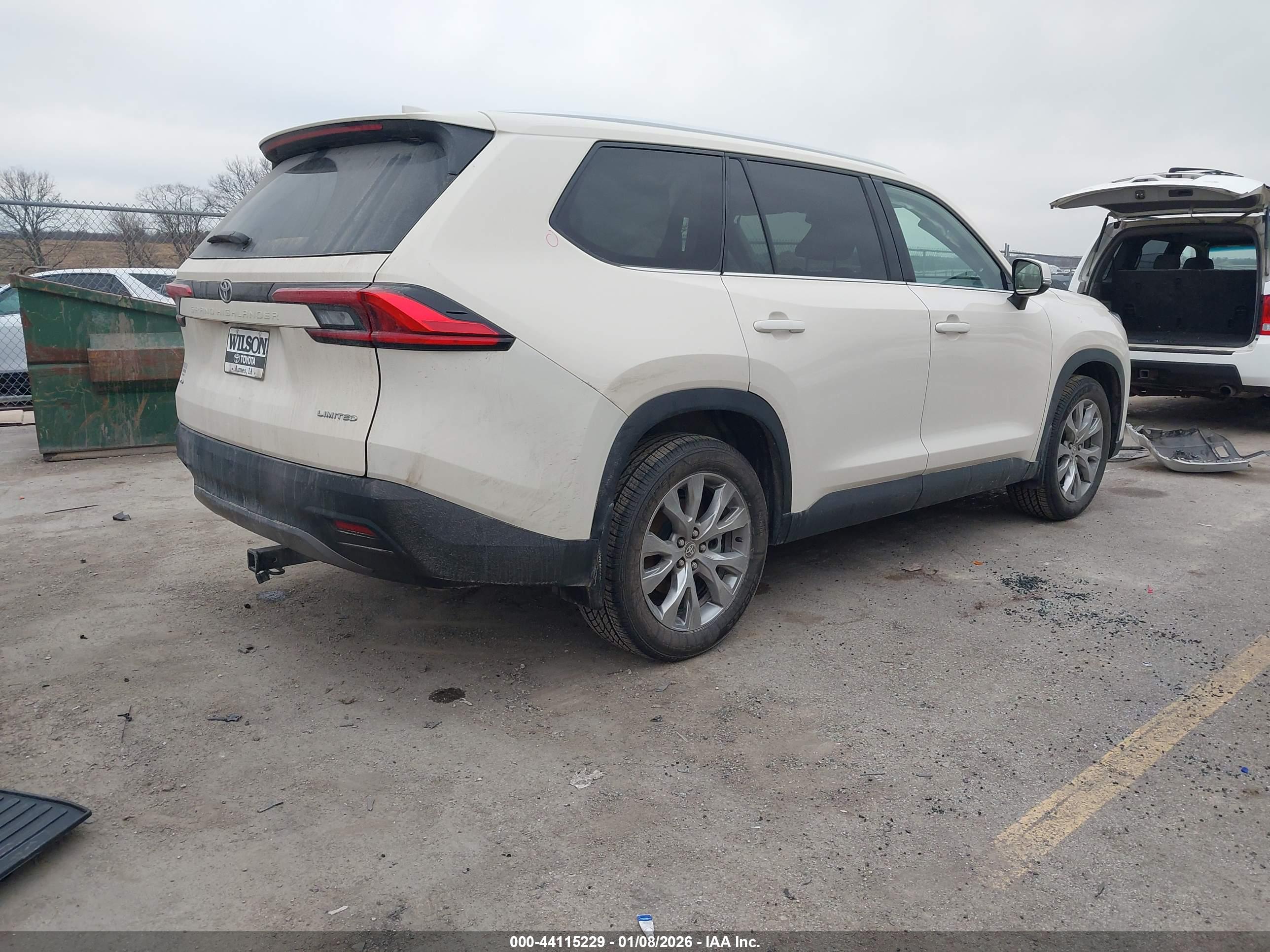 TOYOTA GRAND image 4