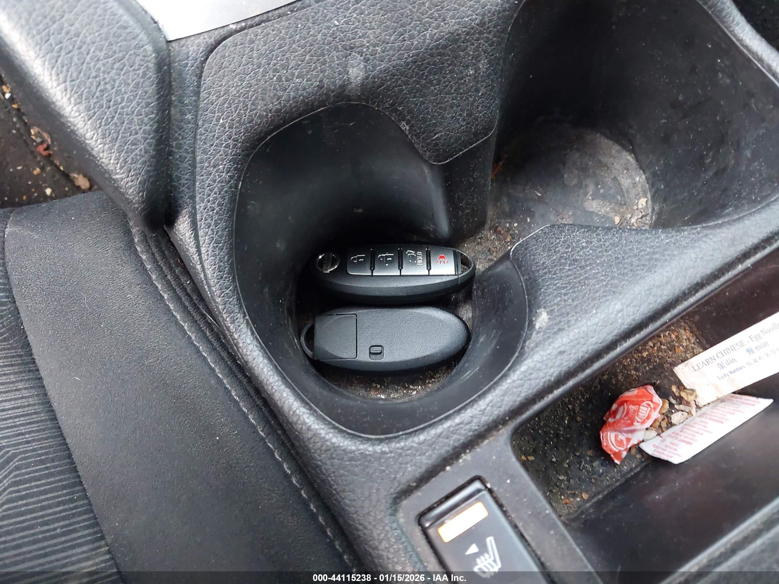 NISSAN ROGUE image 11
