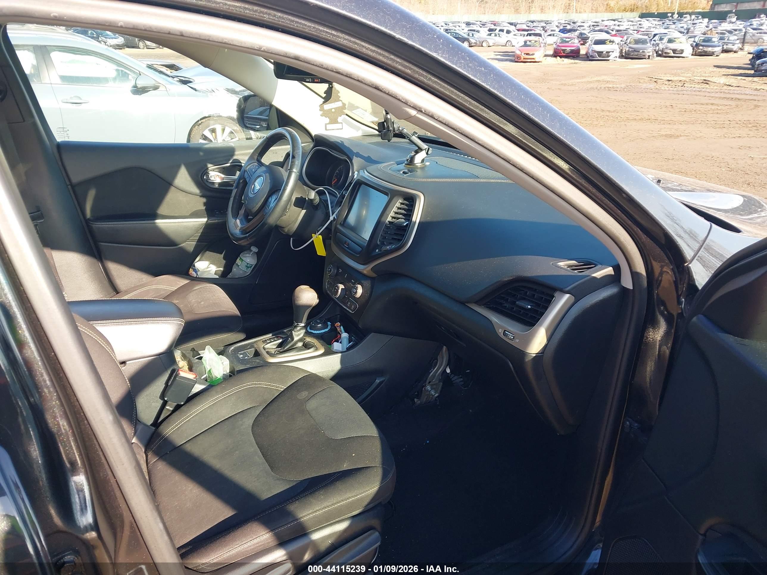 JEEP CHEROKEE image 5