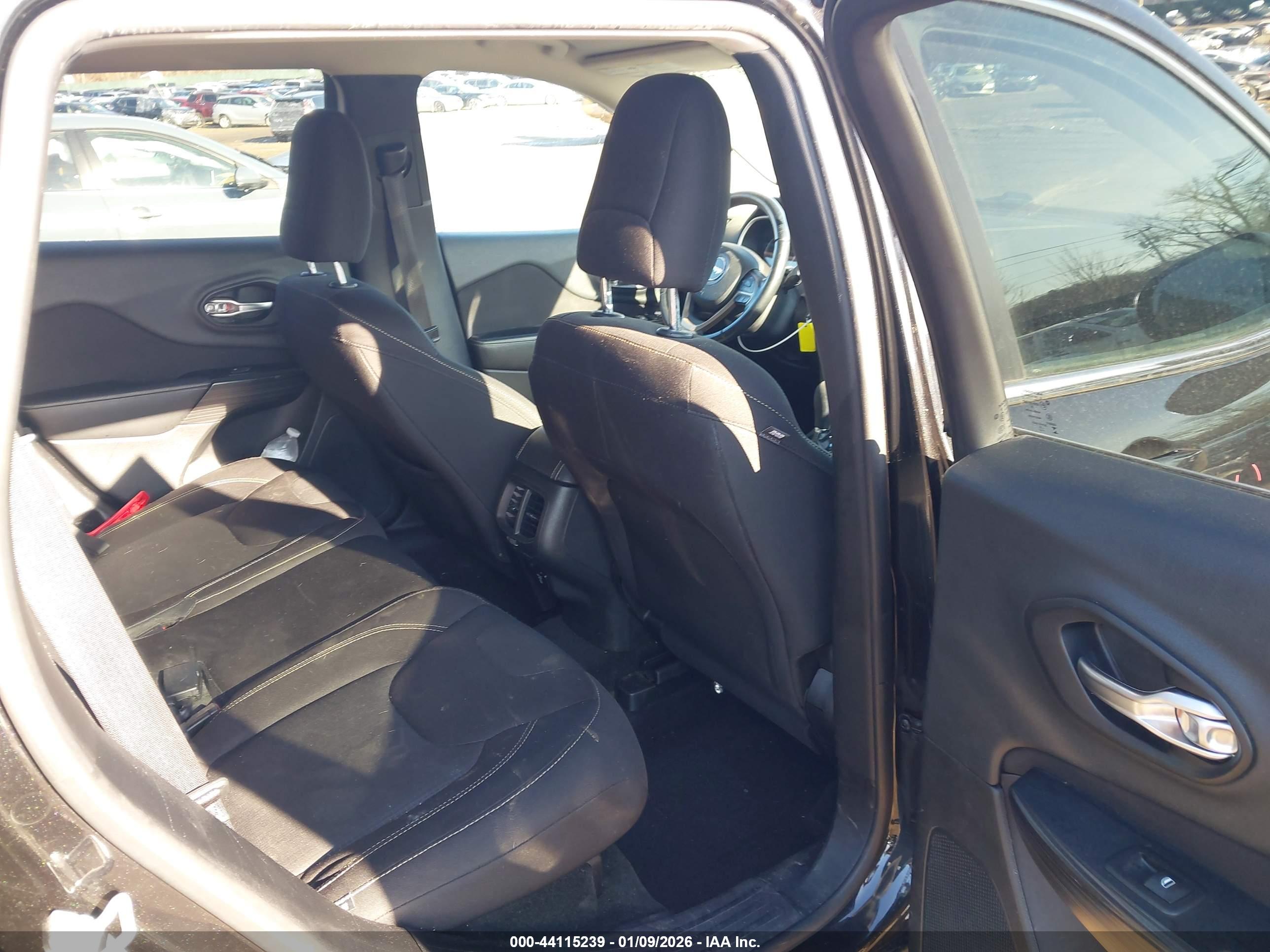 JEEP CHEROKEE image 8