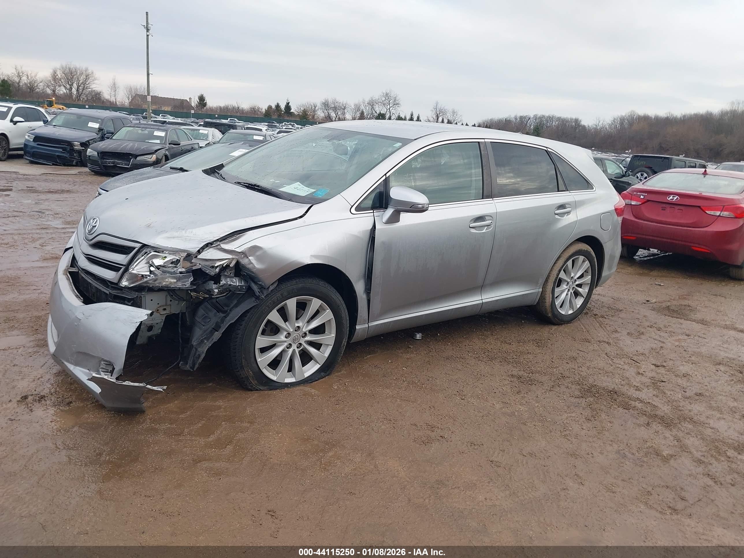 TOYOTA VENZA image 2