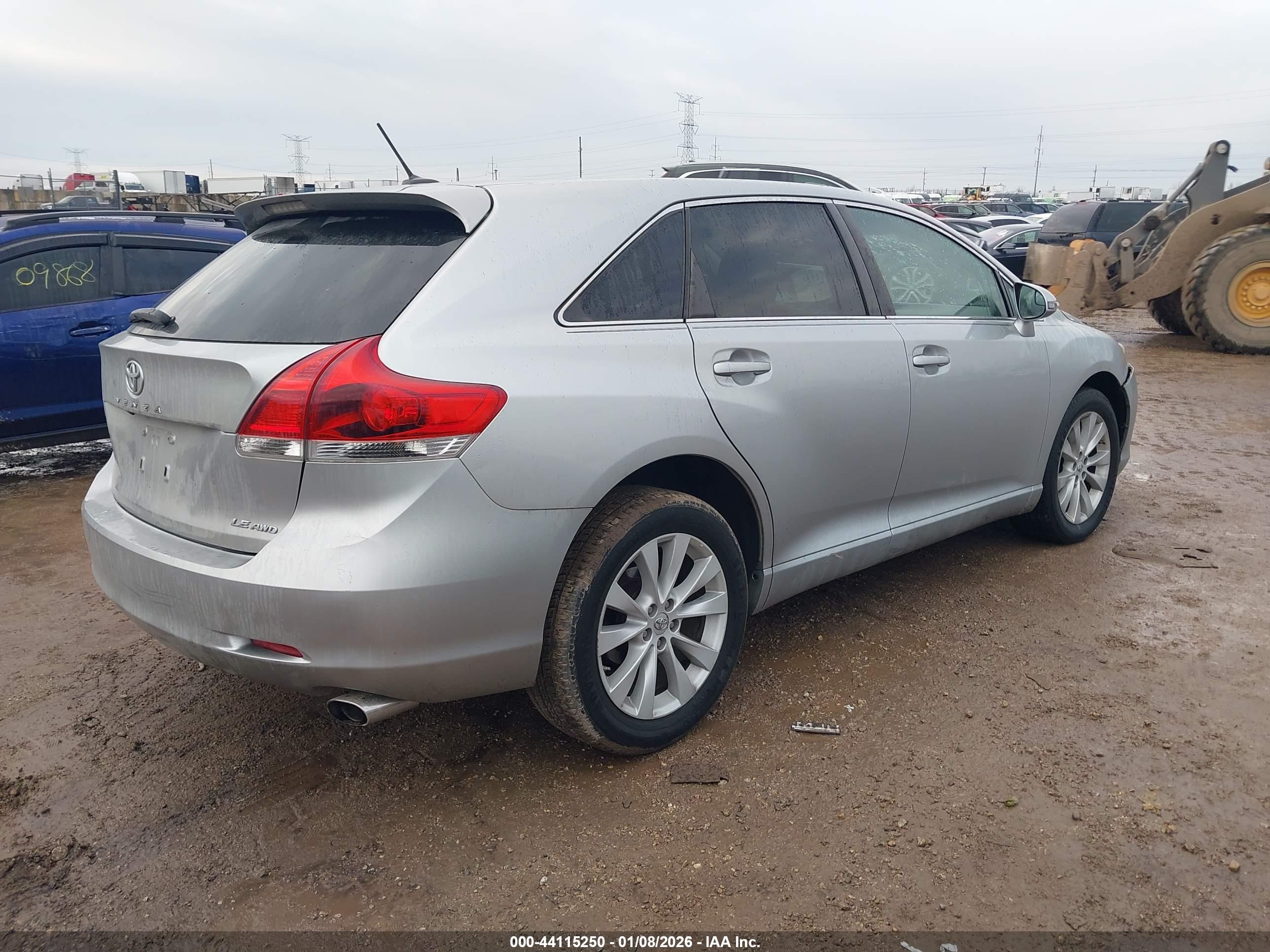 TOYOTA VENZA image 4