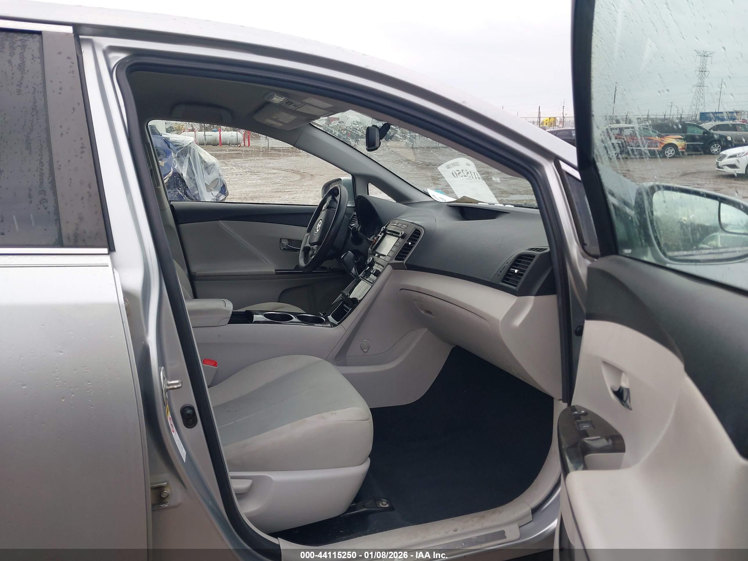 TOYOTA VENZA image 5