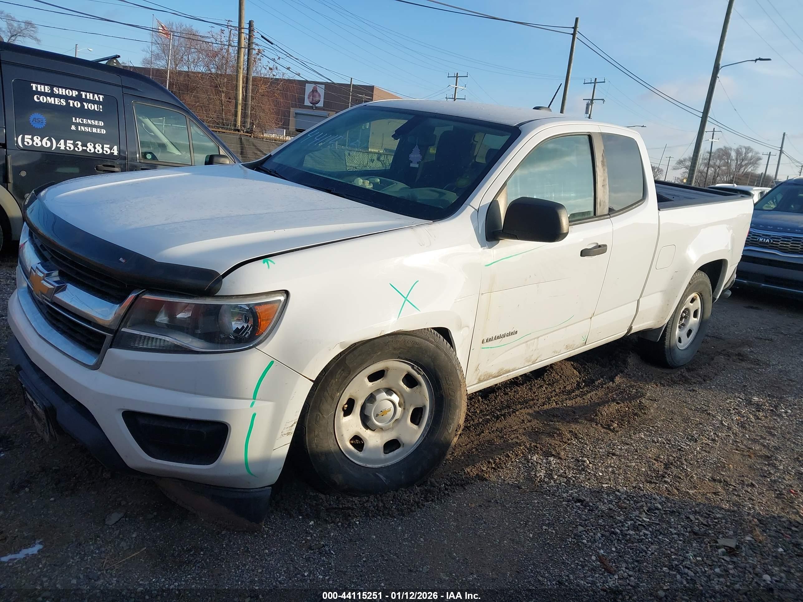 CHEVROLET COLORADO image 2