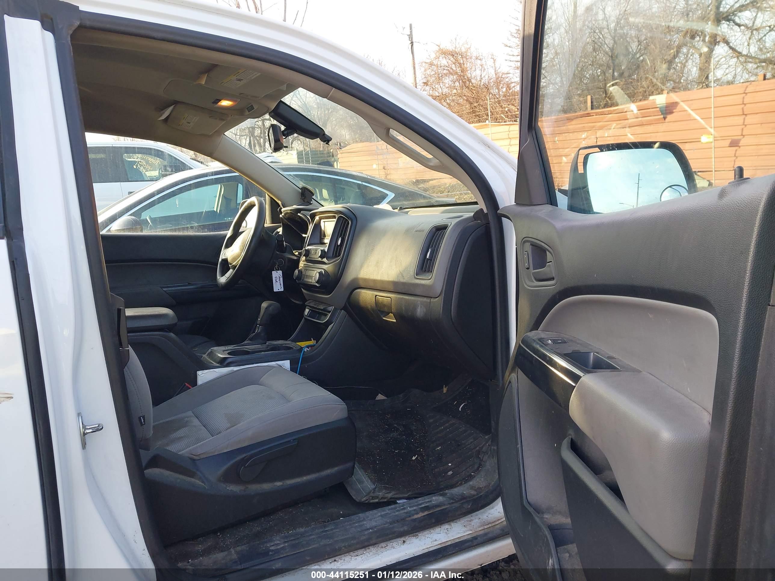 CHEVROLET COLORADO image 5