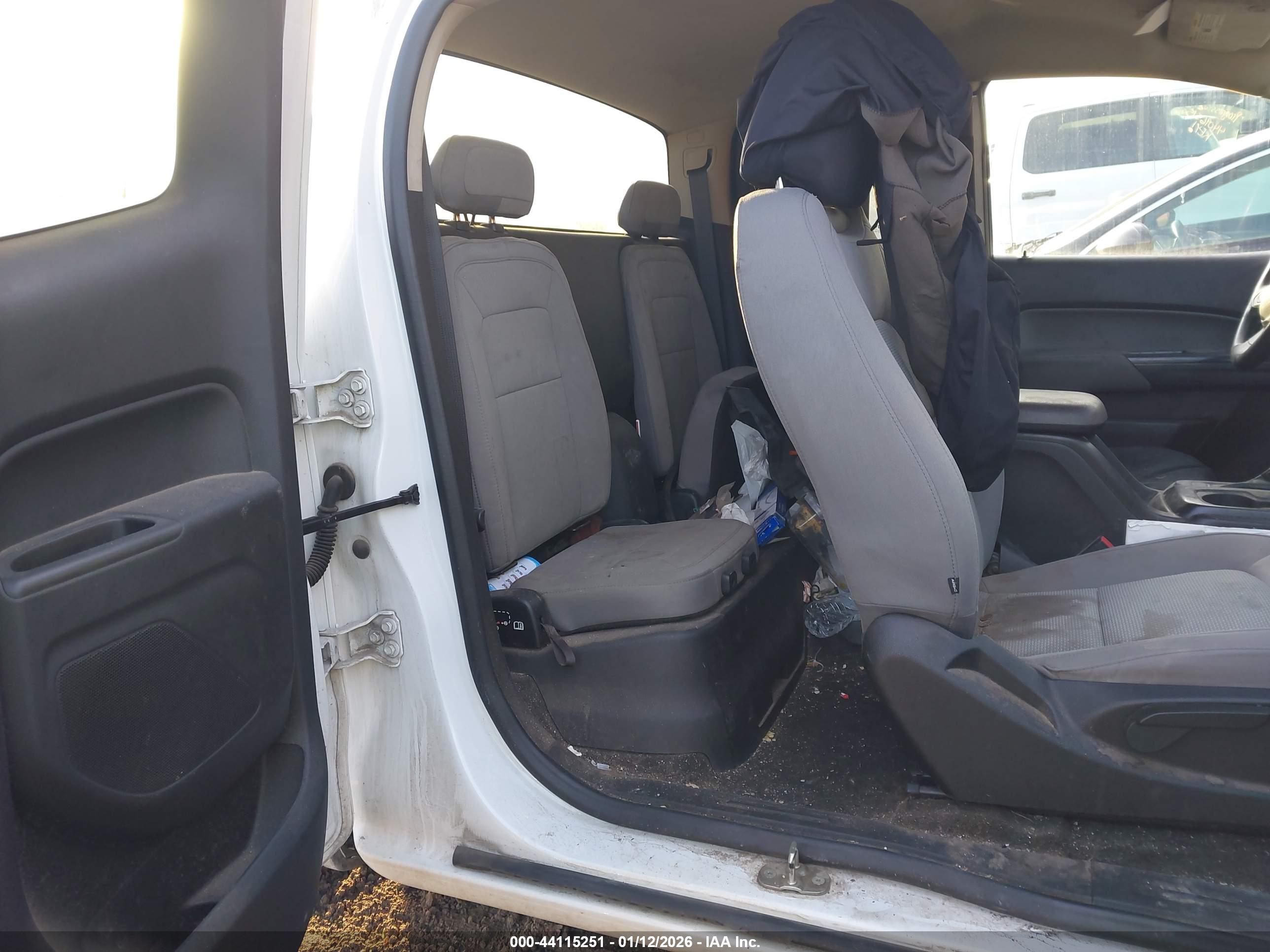 CHEVROLET COLORADO image 8