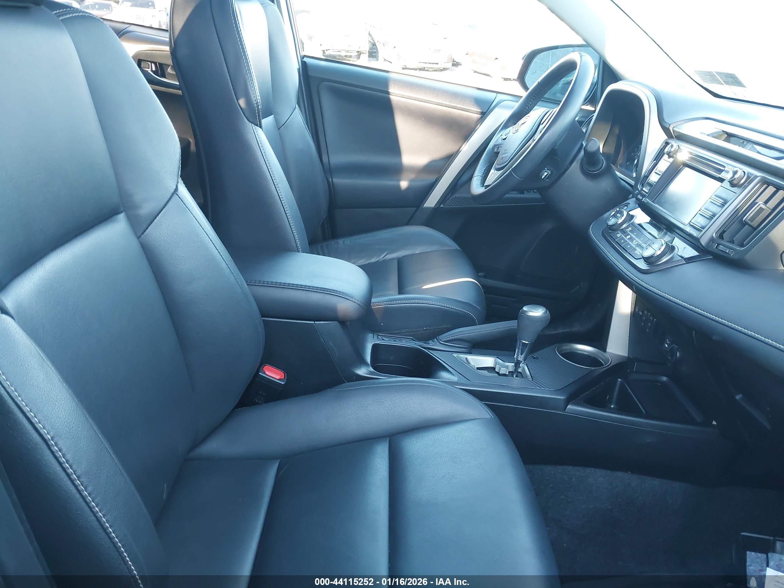 TOYOTA RAV4 image 5