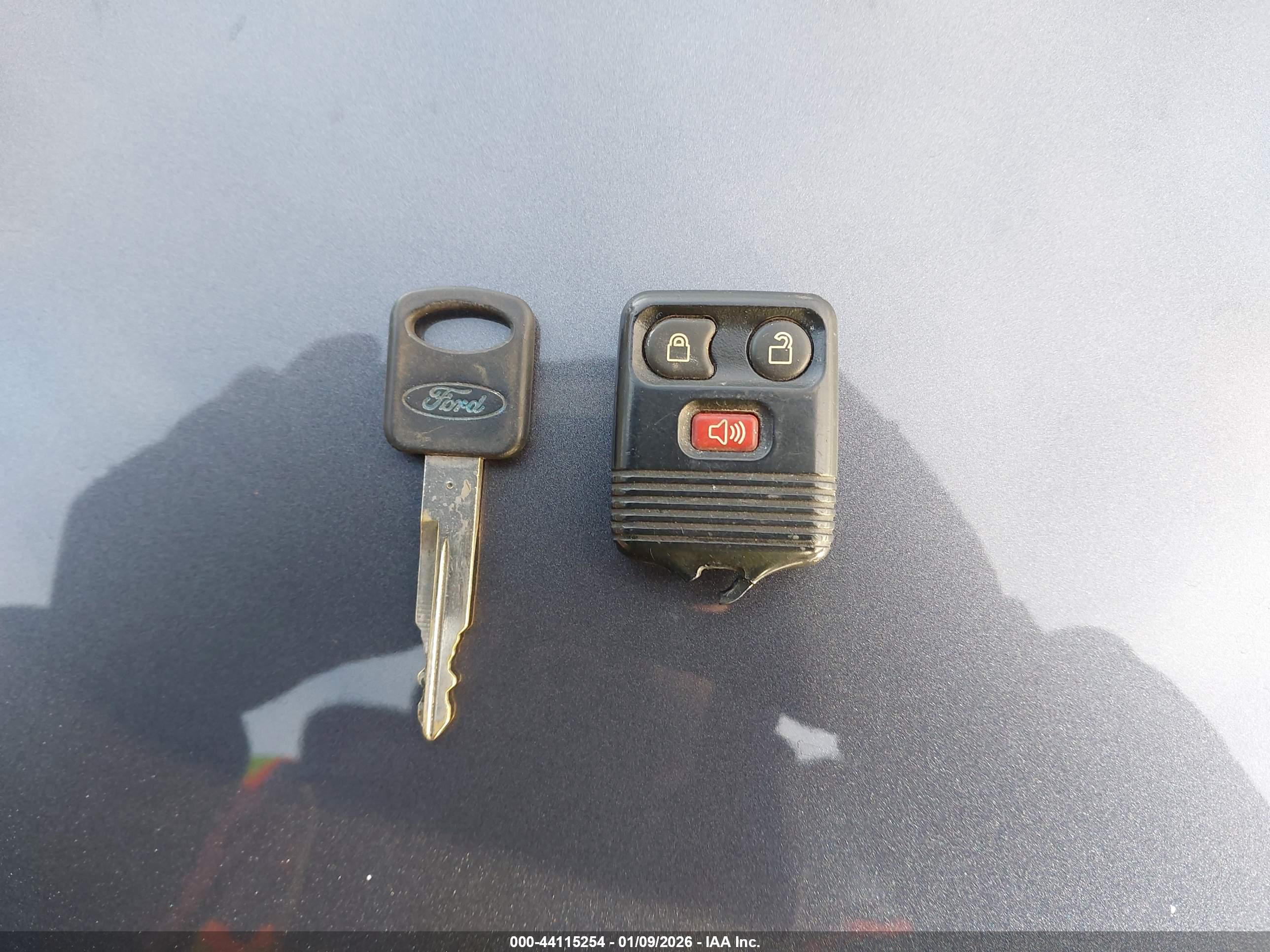 FORD E-250 image 11