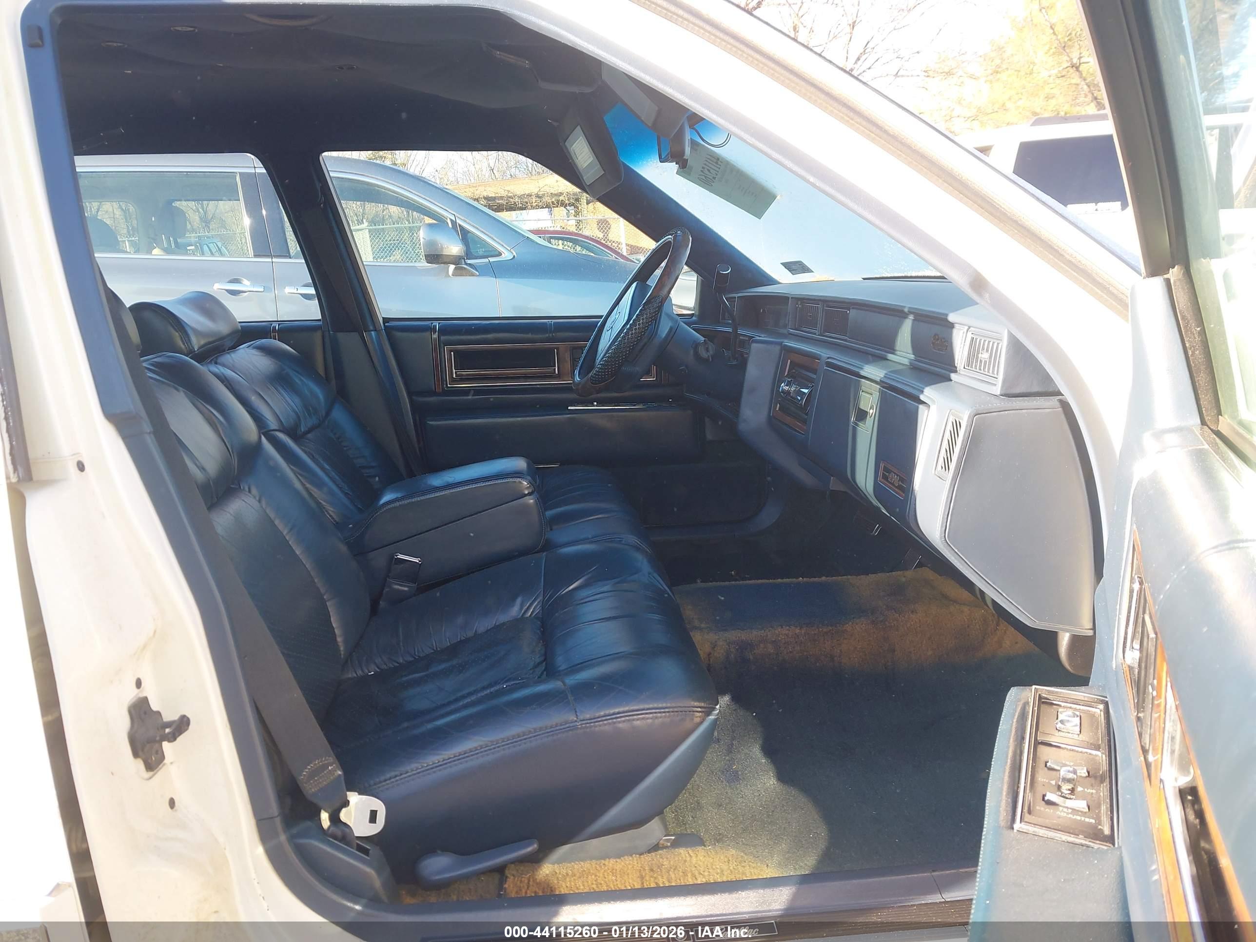 CADILLAC DEVILLE image 5