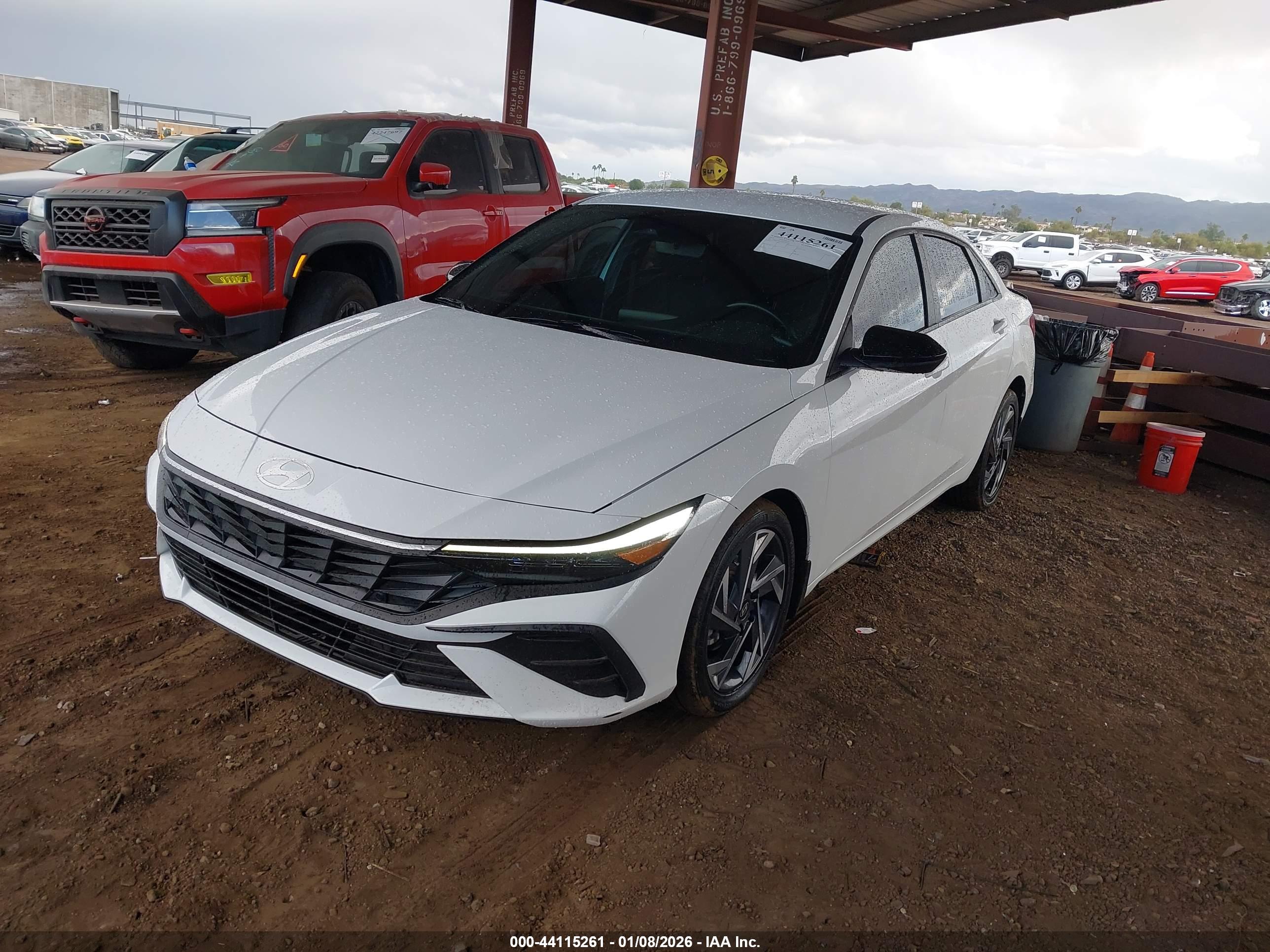 HYUNDAI ELANTRA image 2