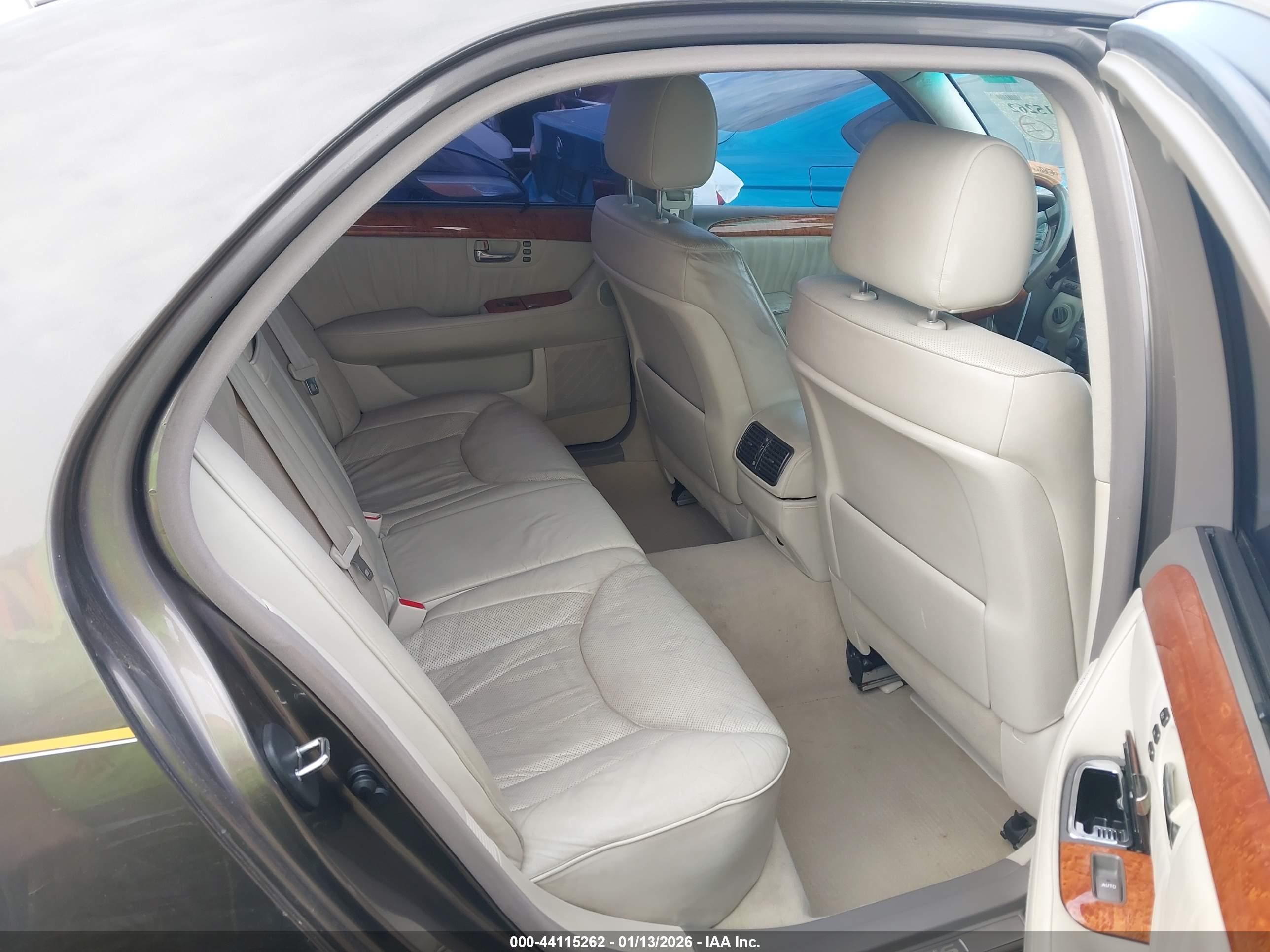 LEXUS LS image 8