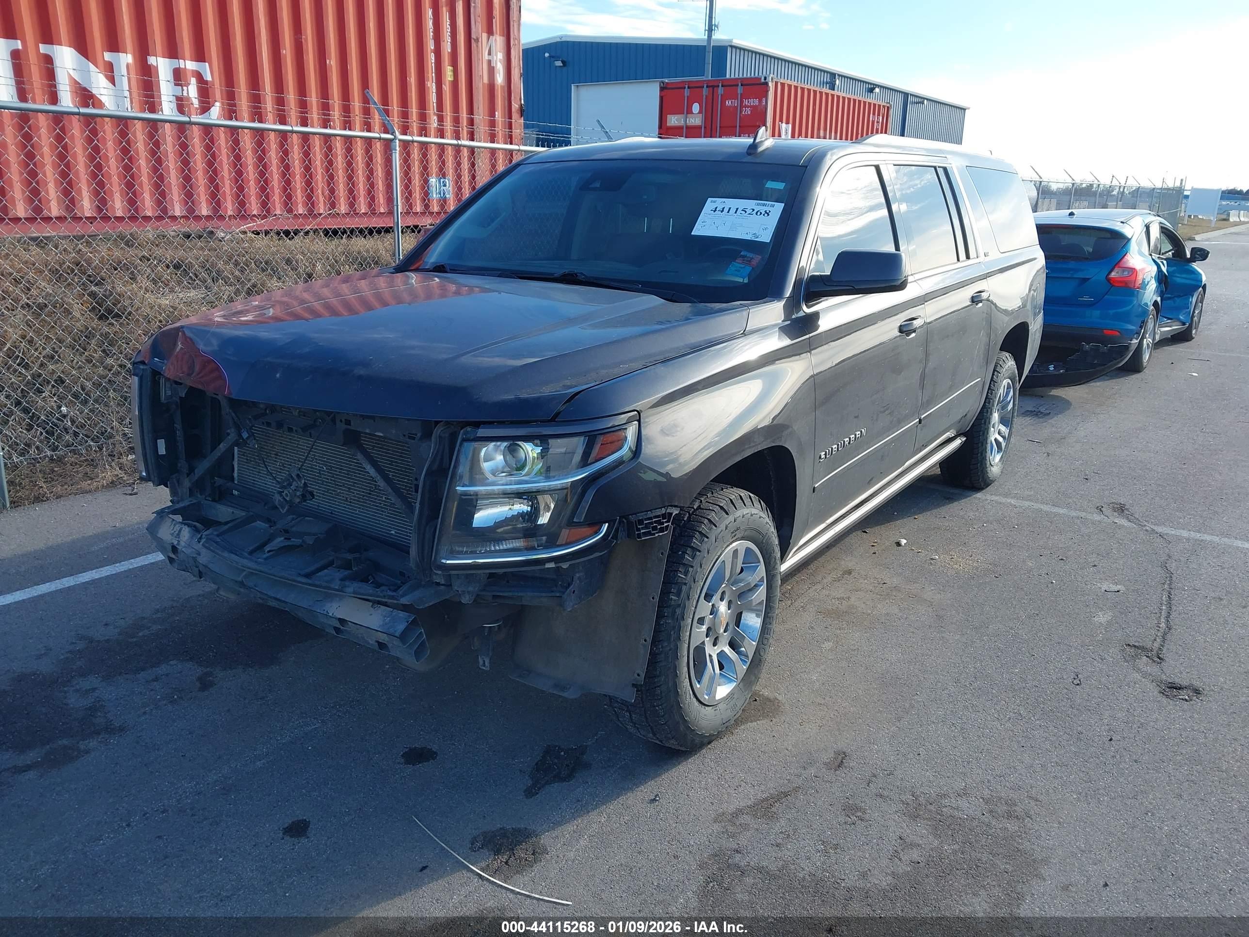 CHEVROLET SUBURBAN image 2