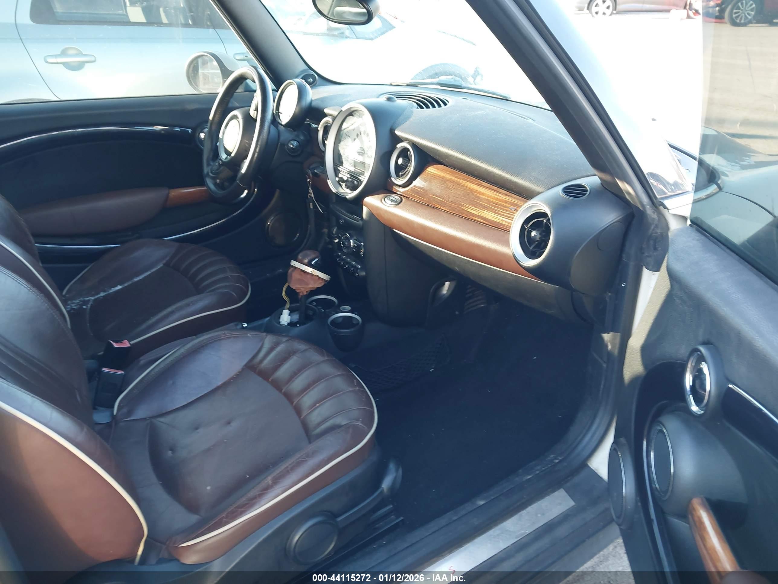 MINI COOPER image 5