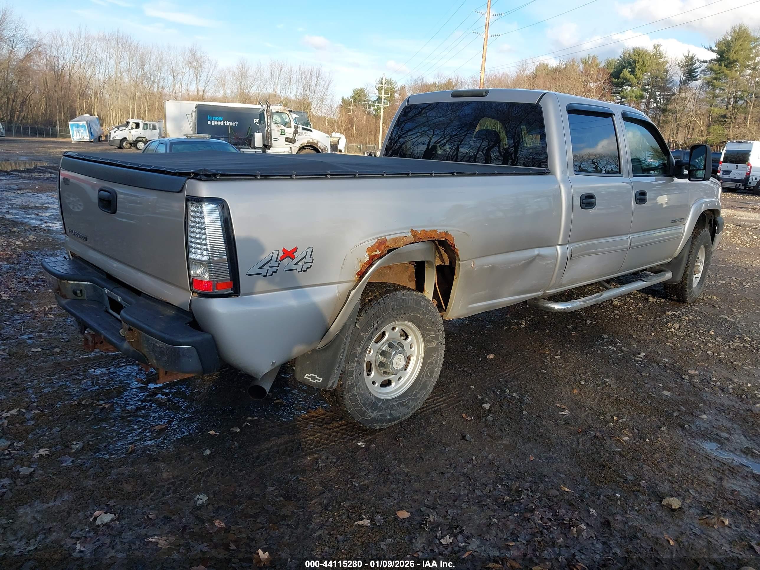 CHEVROLET SILVERADO image 4