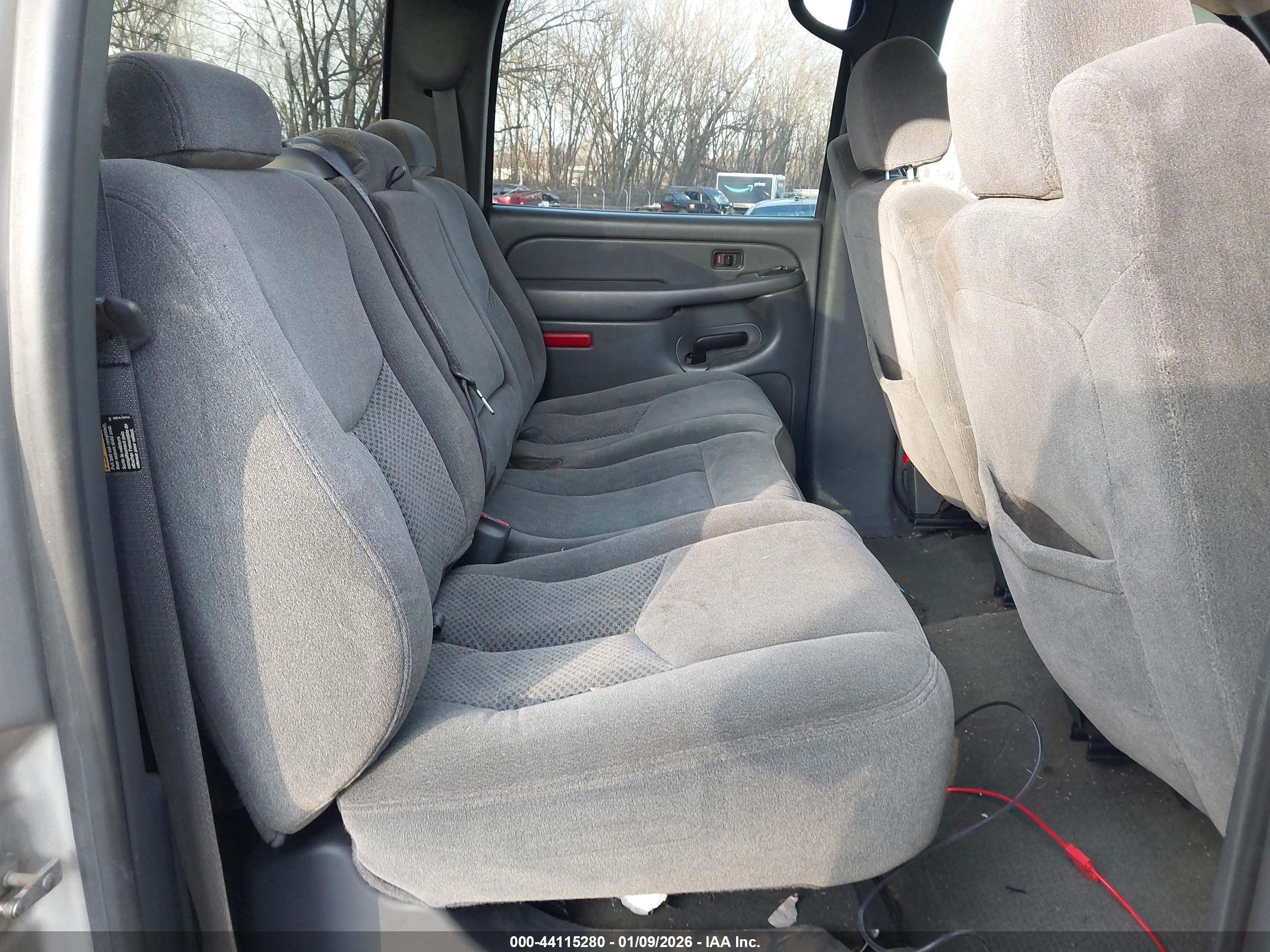 CHEVROLET SILVERADO image 8