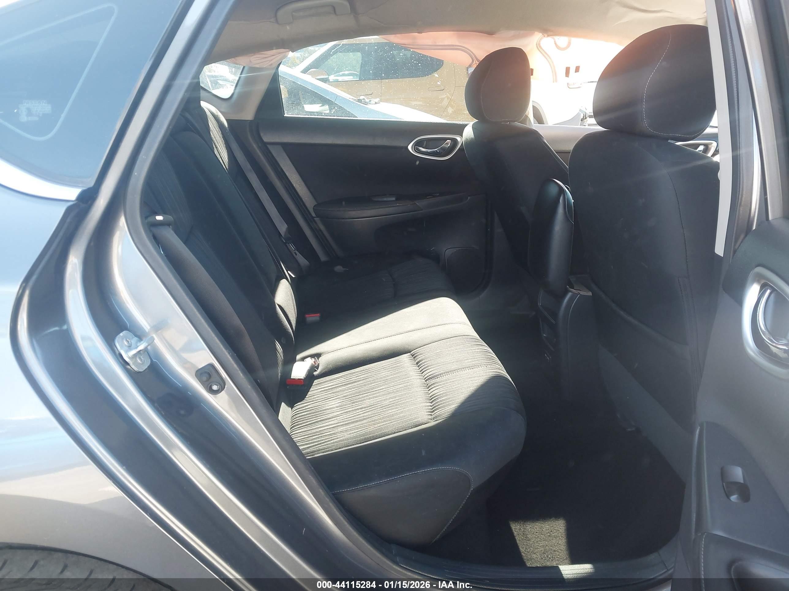 NISSAN SENTRA image 8