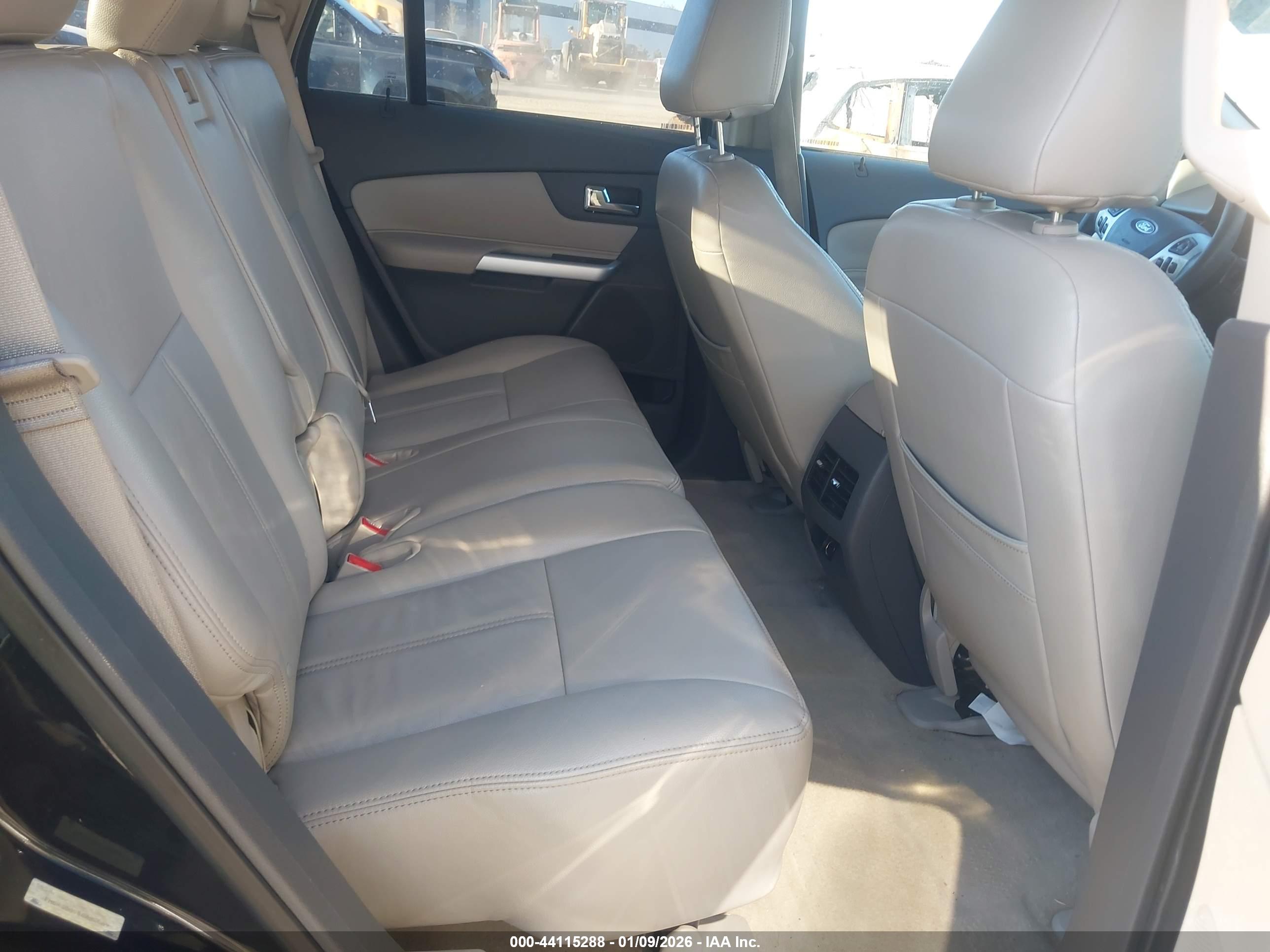 FORD EDGE image 8