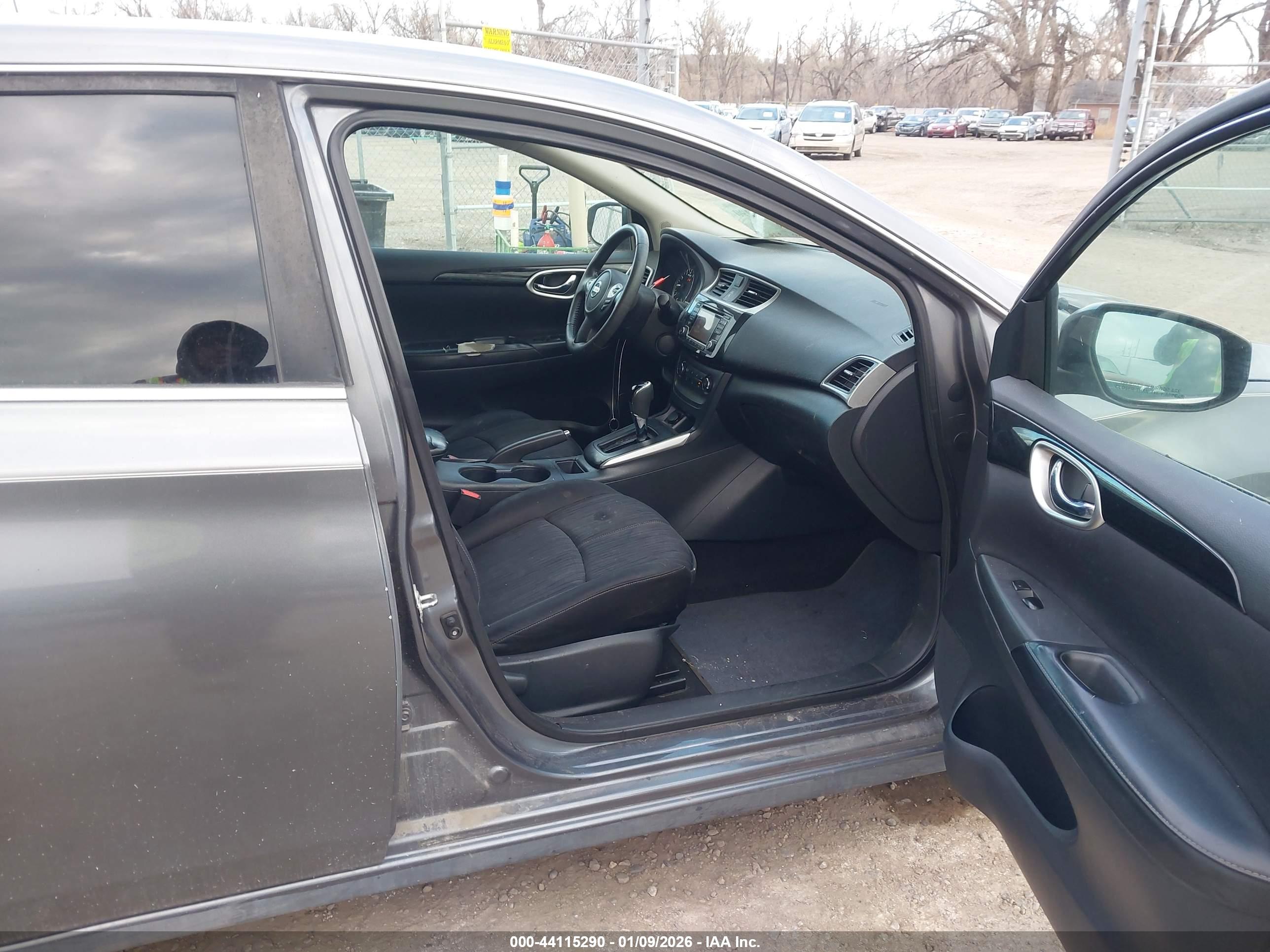 NISSAN SENTRA image 5