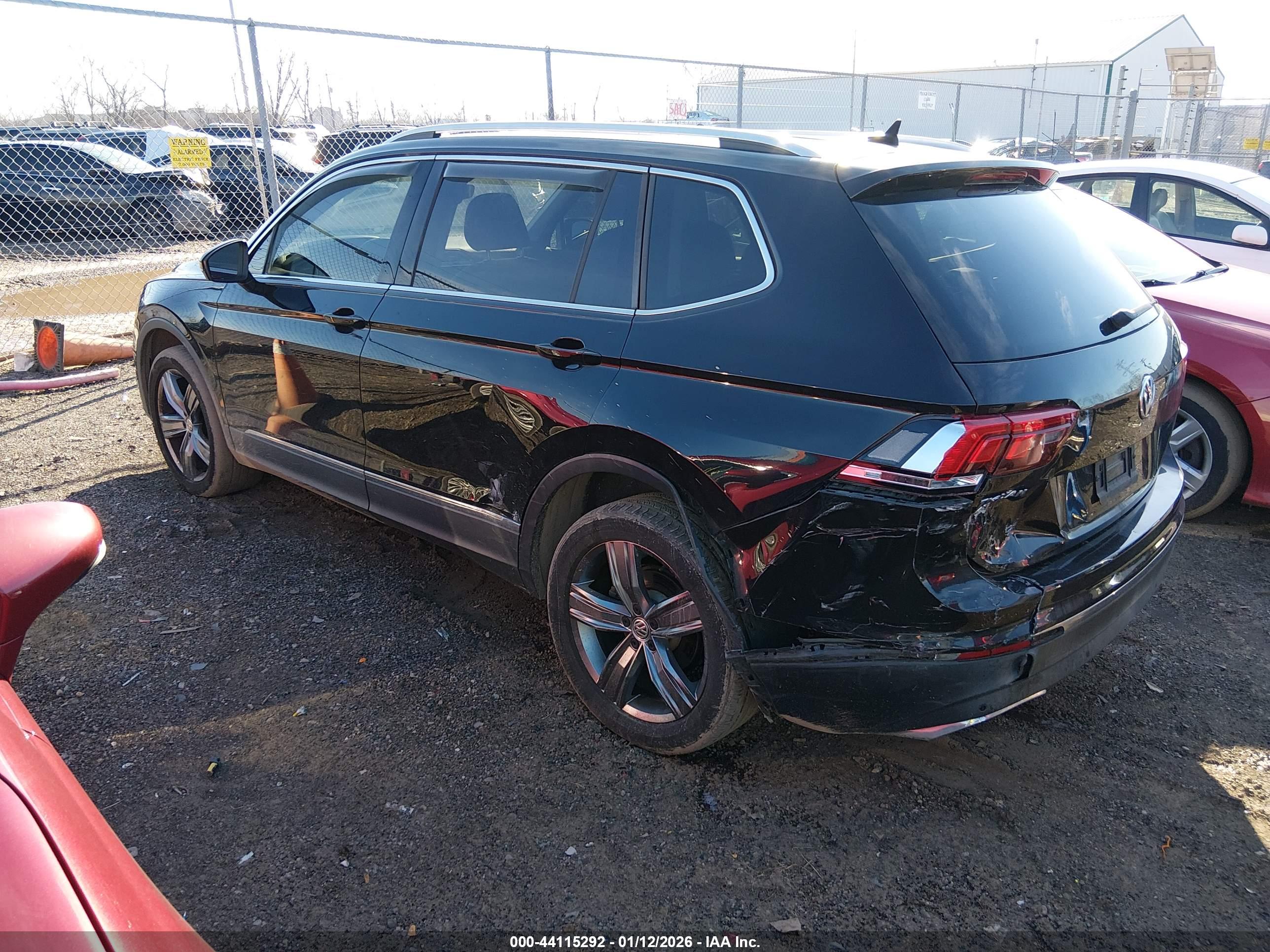 VOLKSWAGEN TIGUAN image 3