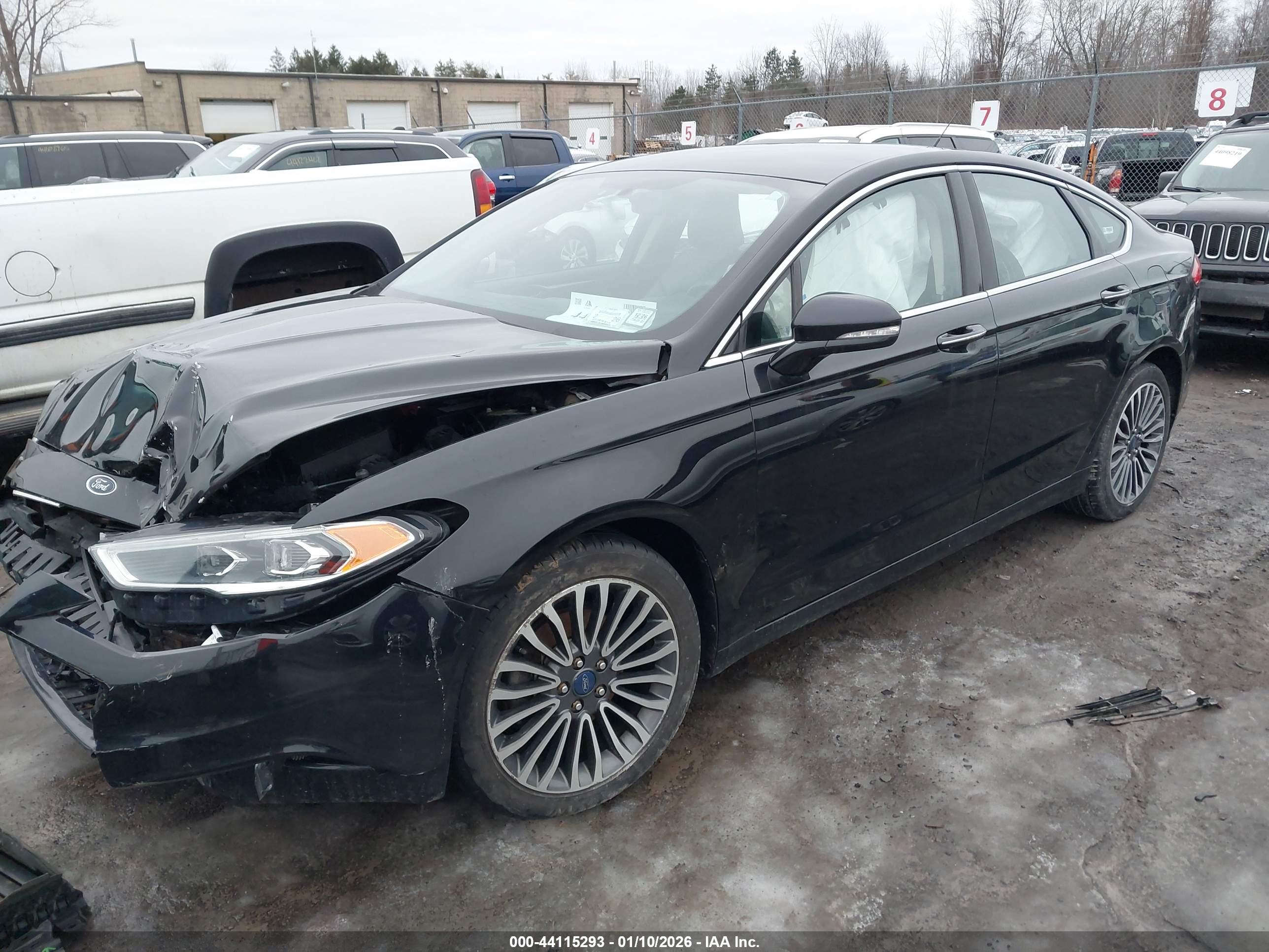 FORD FUSION image 2