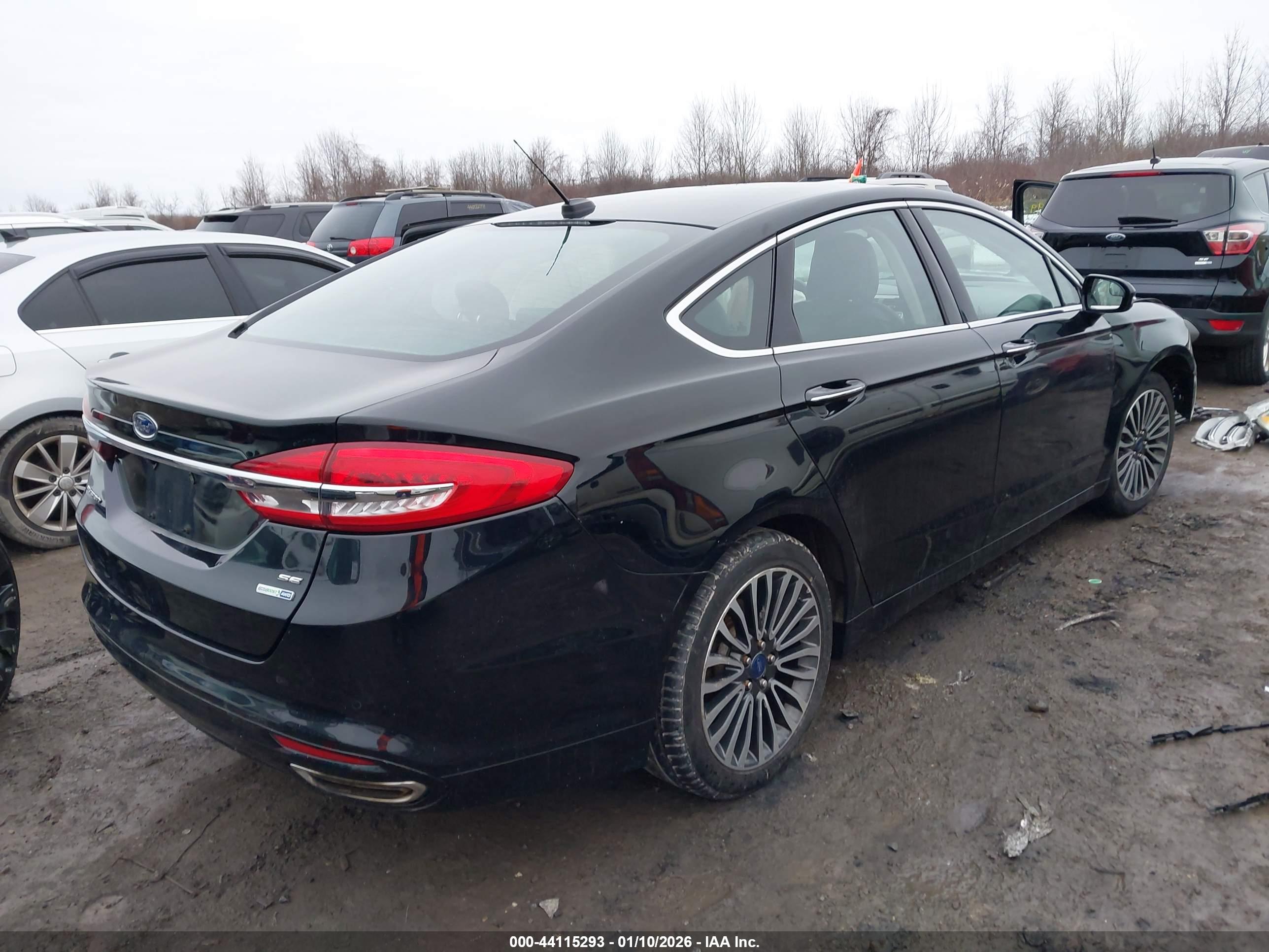 FORD FUSION image 4
