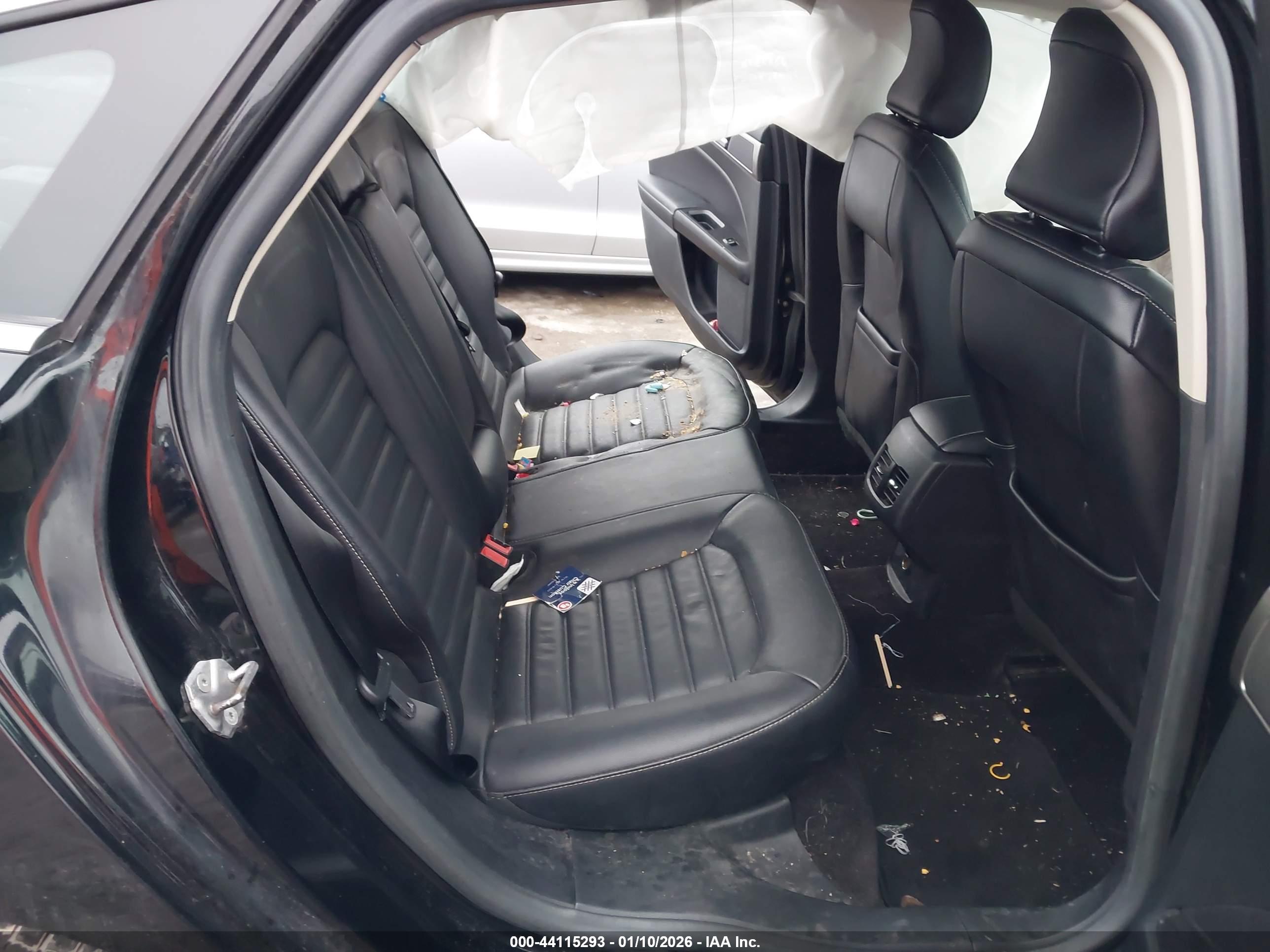 FORD FUSION image 8