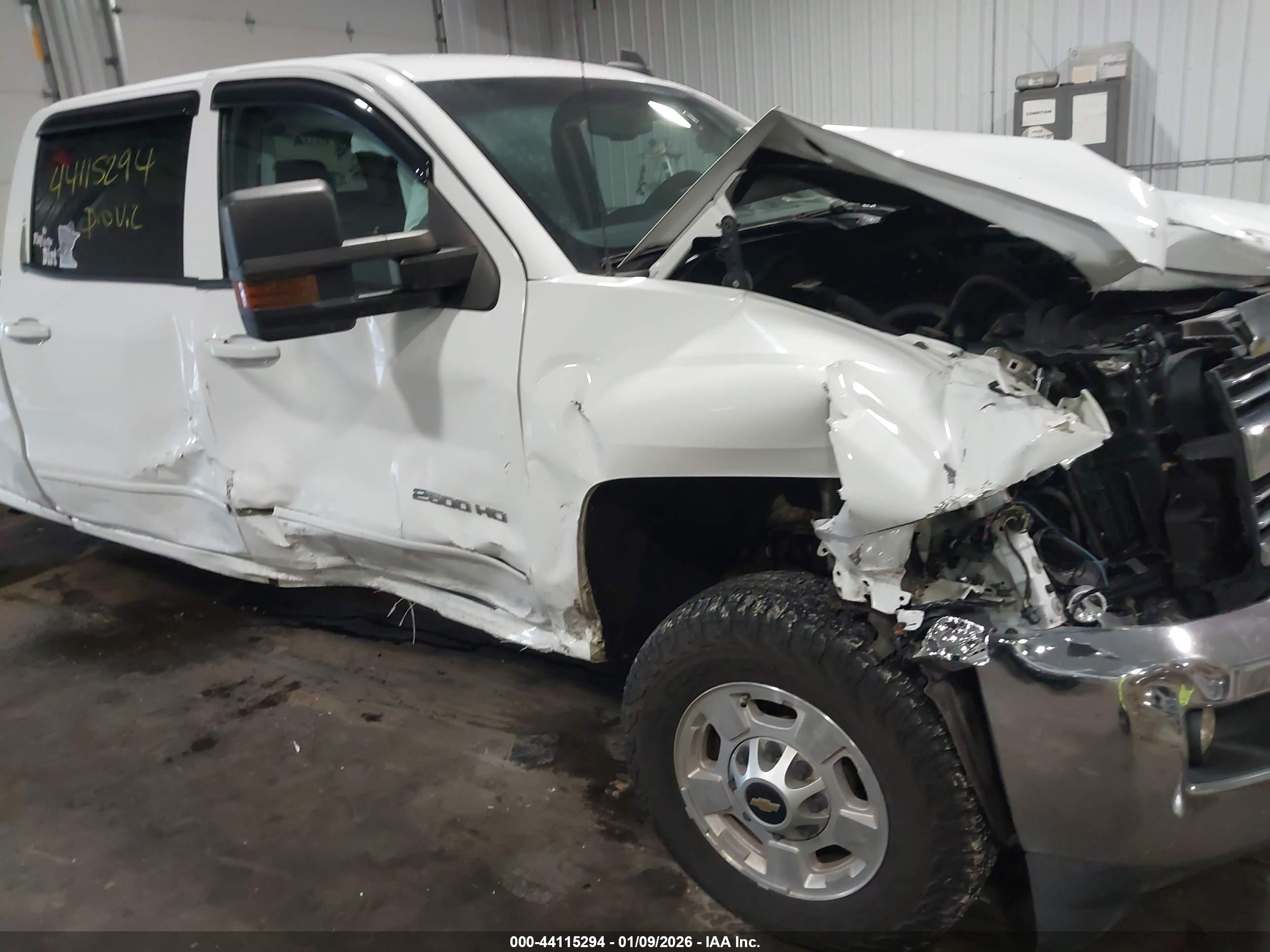 CHEVROLET SILVERADO image 6