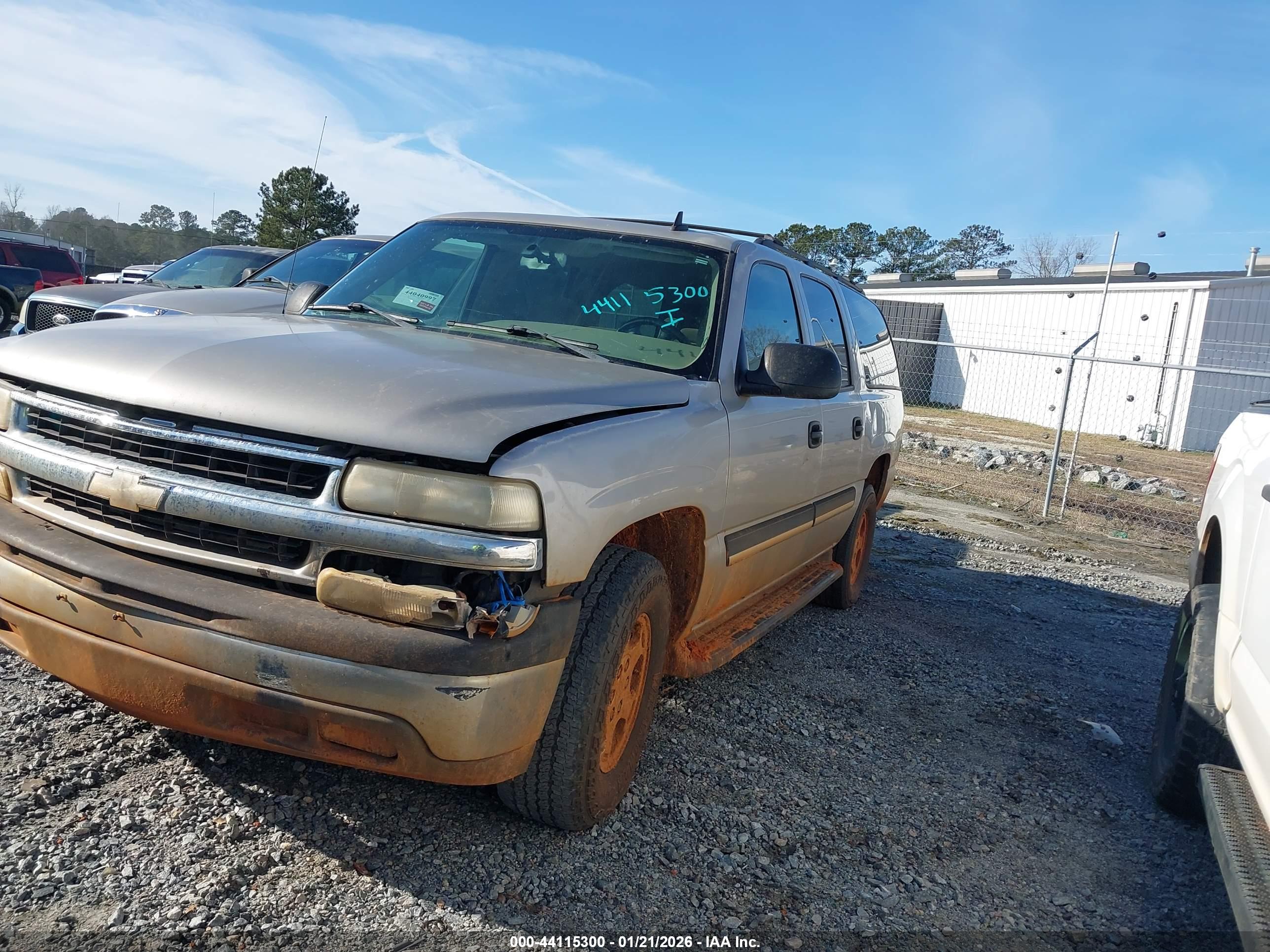 CHEVROLET SUBURBAN image 2