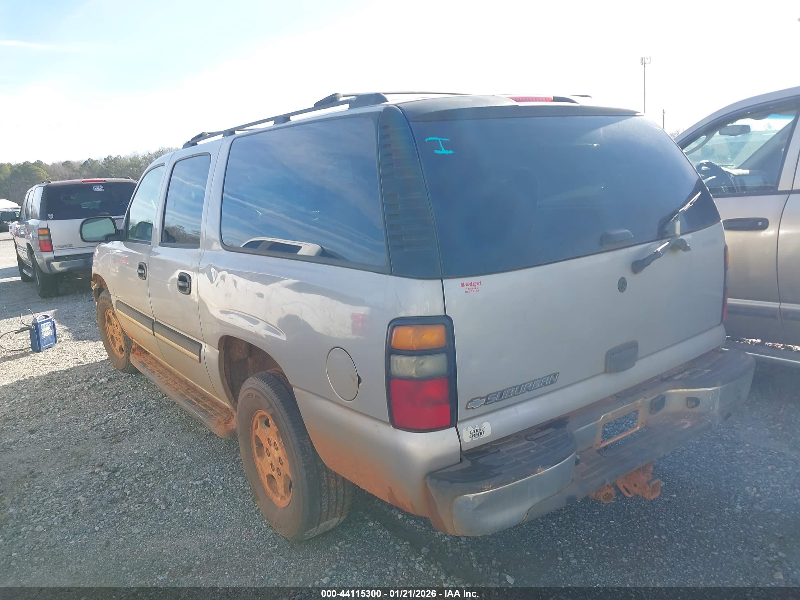 CHEVROLET SUBURBAN image 3