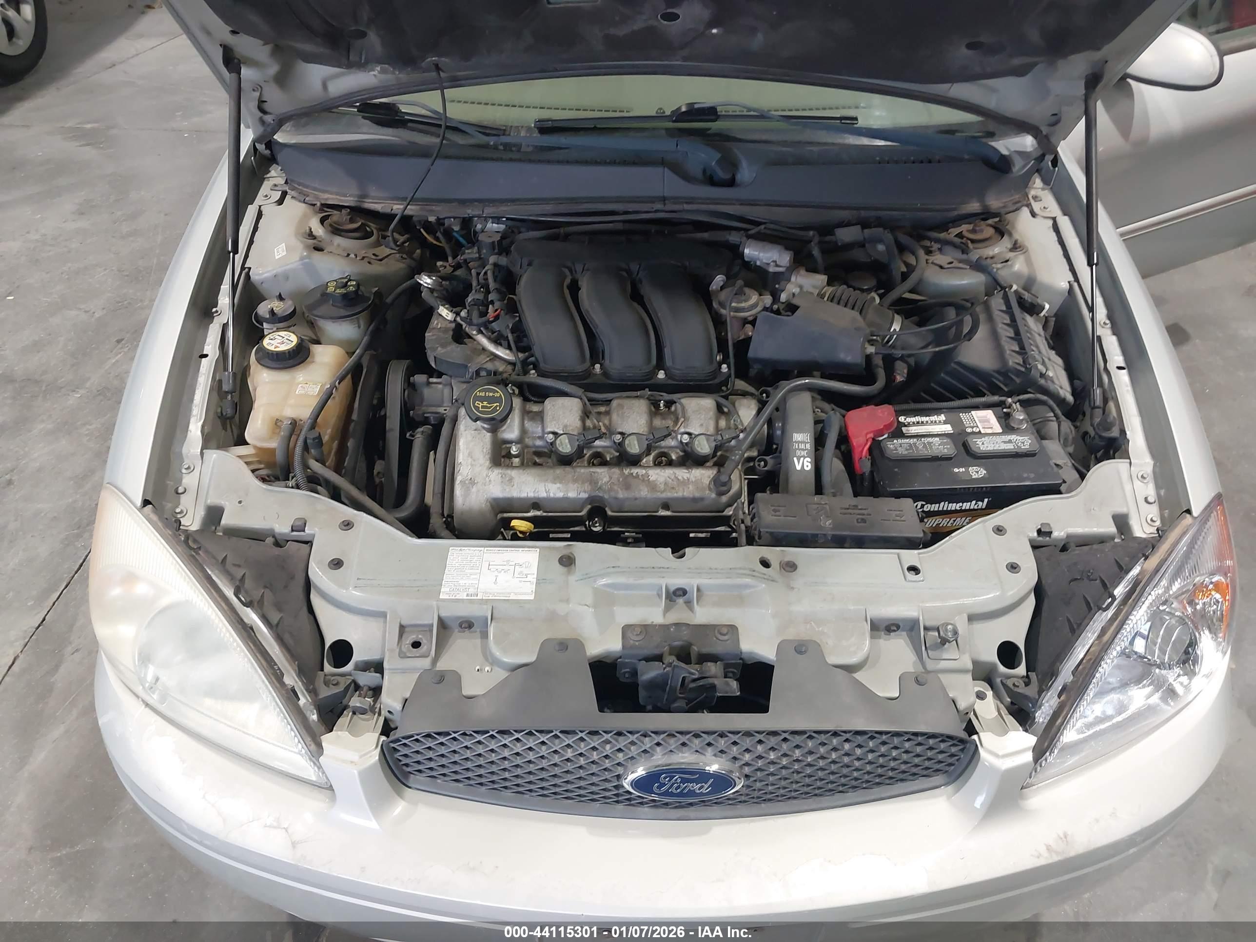 FORD TAURUS image 10