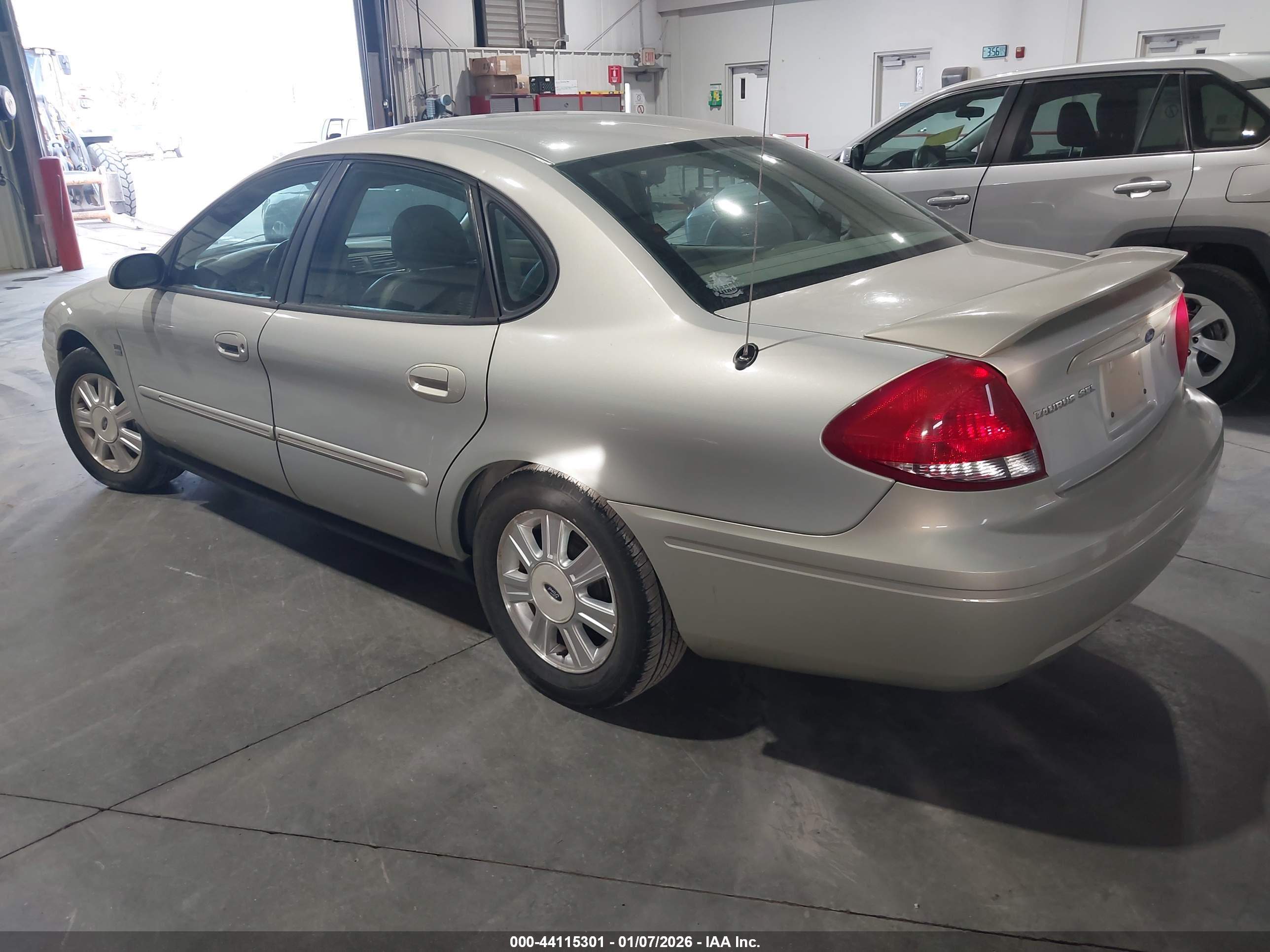 FORD TAURUS image 3