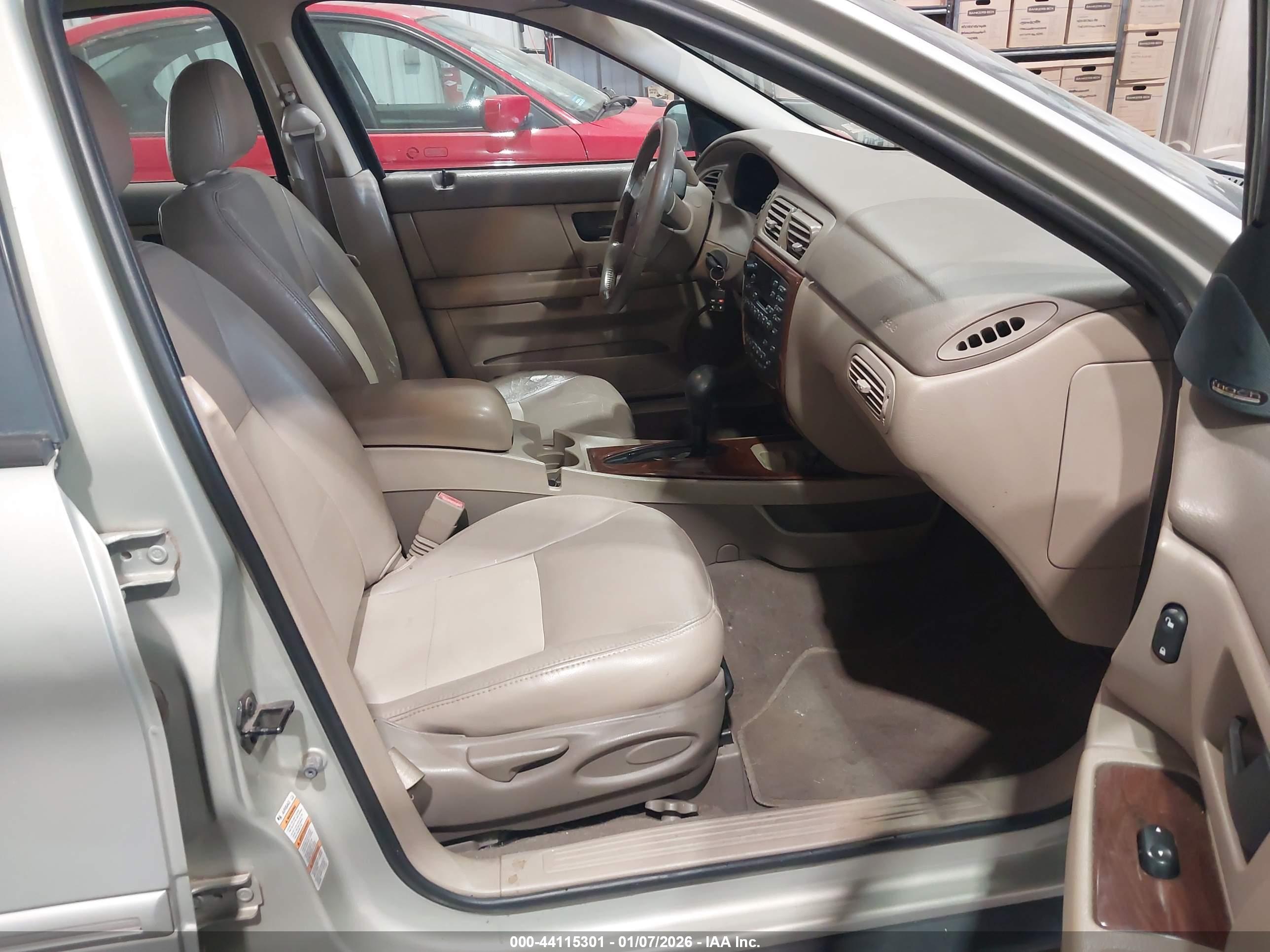 FORD TAURUS image 5