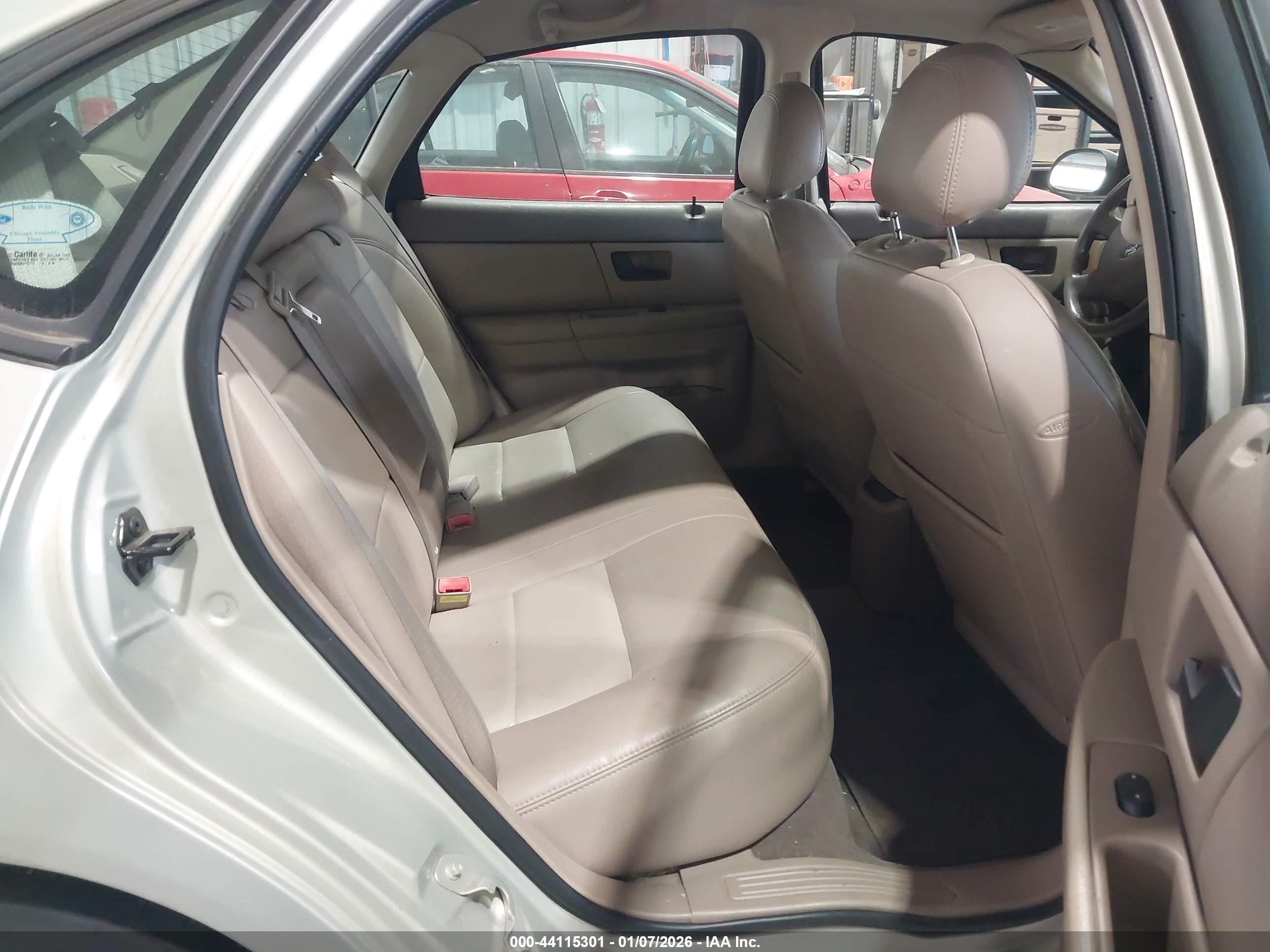 FORD TAURUS image 8