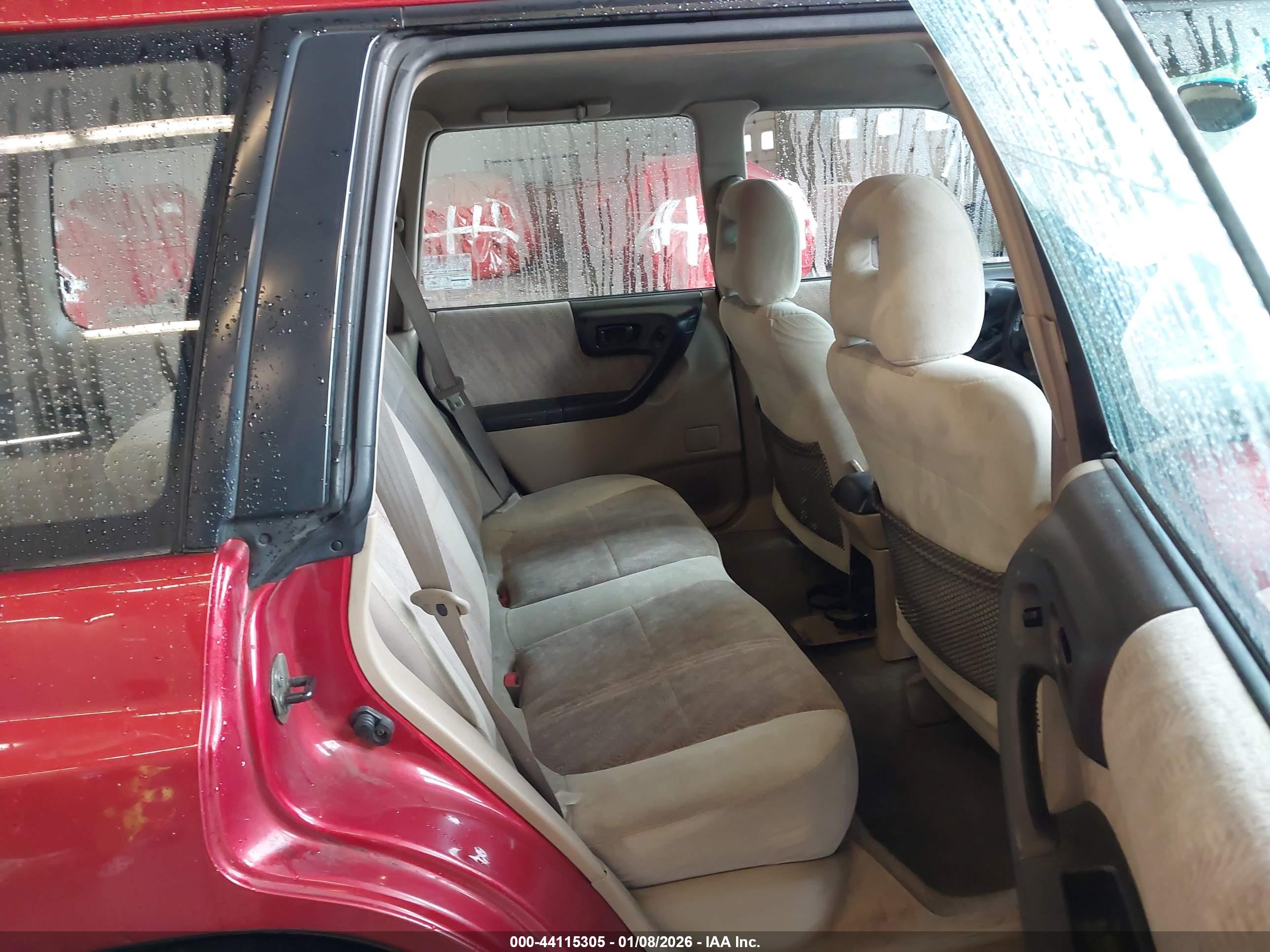 SUBARU FORESTER image 8