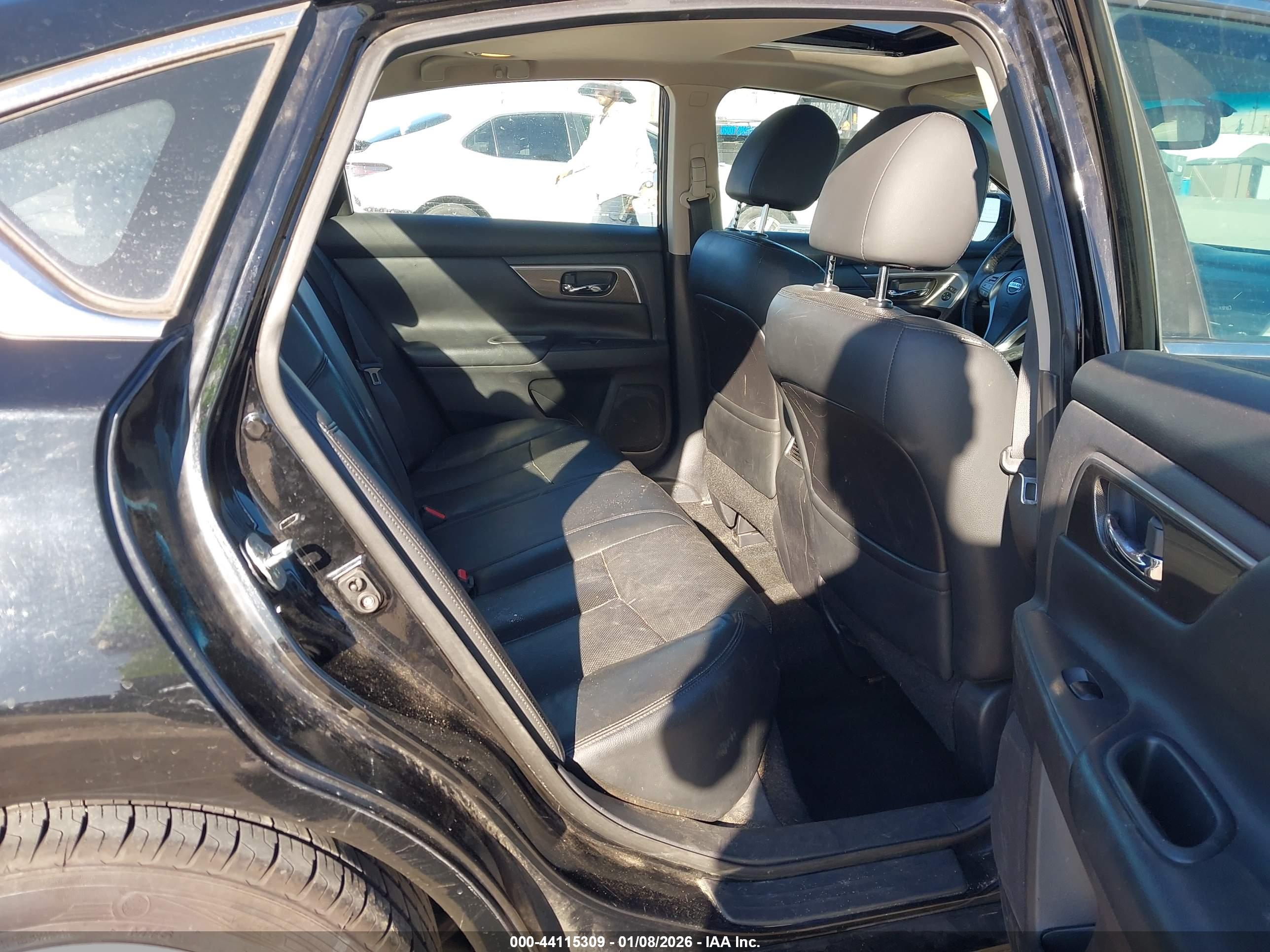 NISSAN ALTIMA image 8