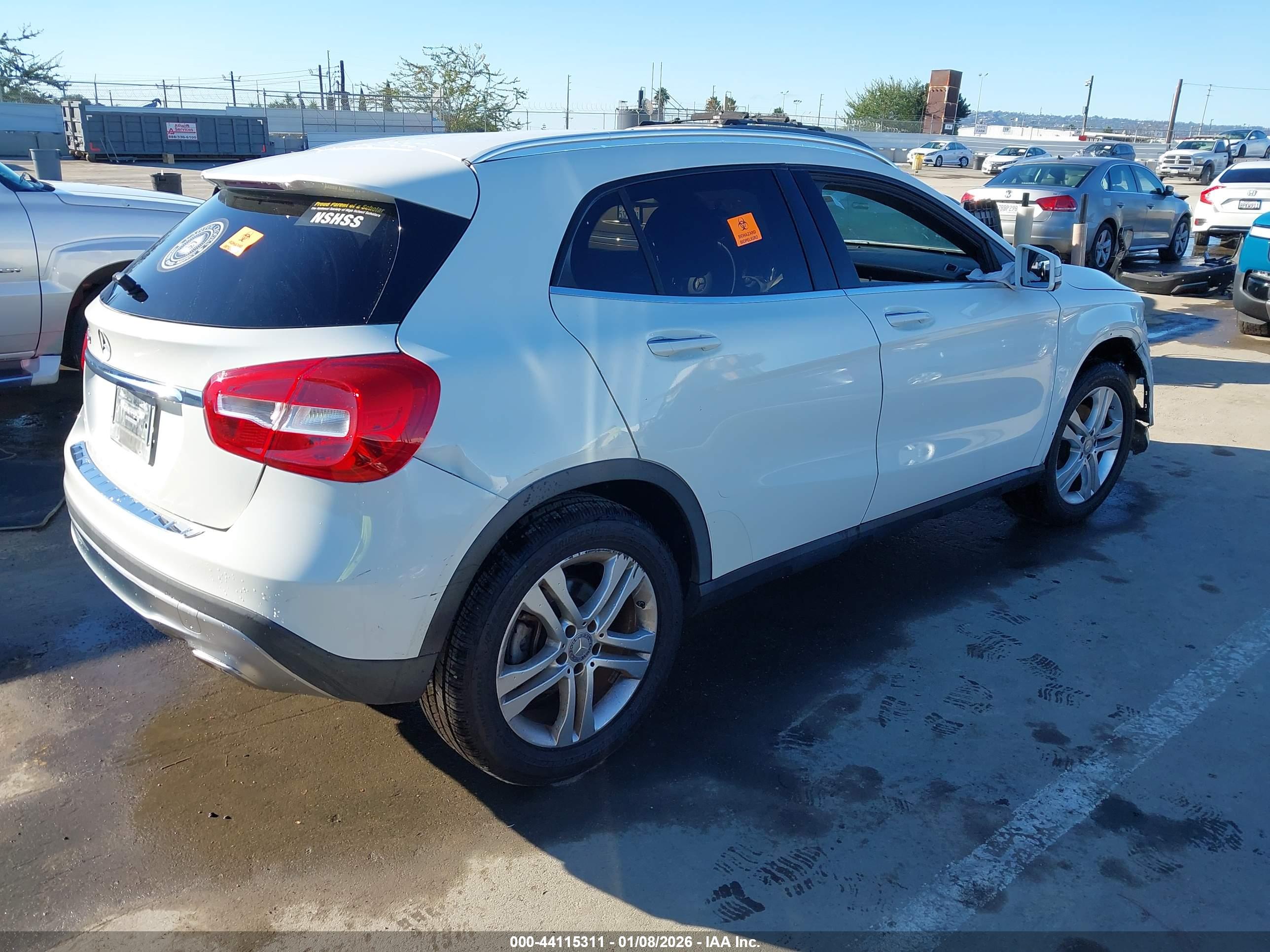 MERCEDES-BENZ GLA image 4