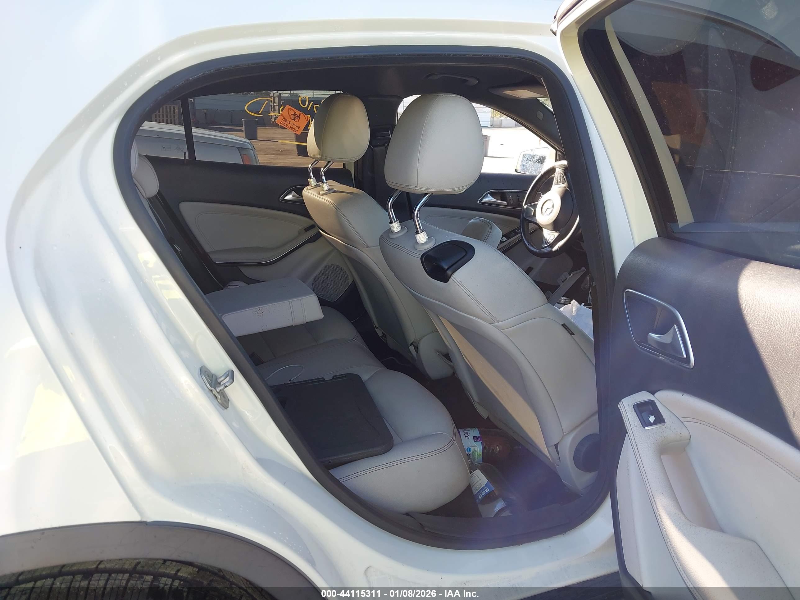 MERCEDES-BENZ GLA image 8