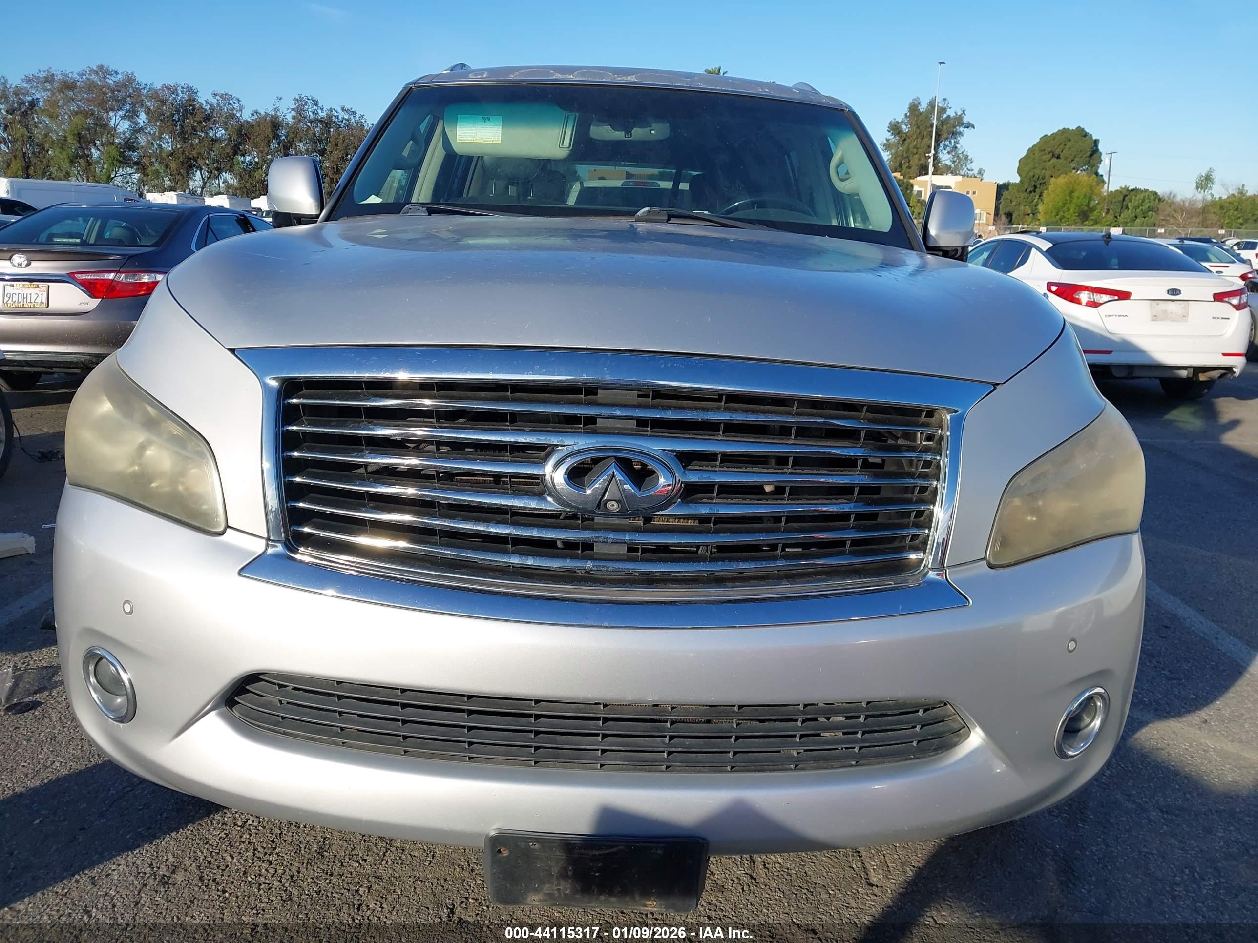 INFINITI QX56 image 6