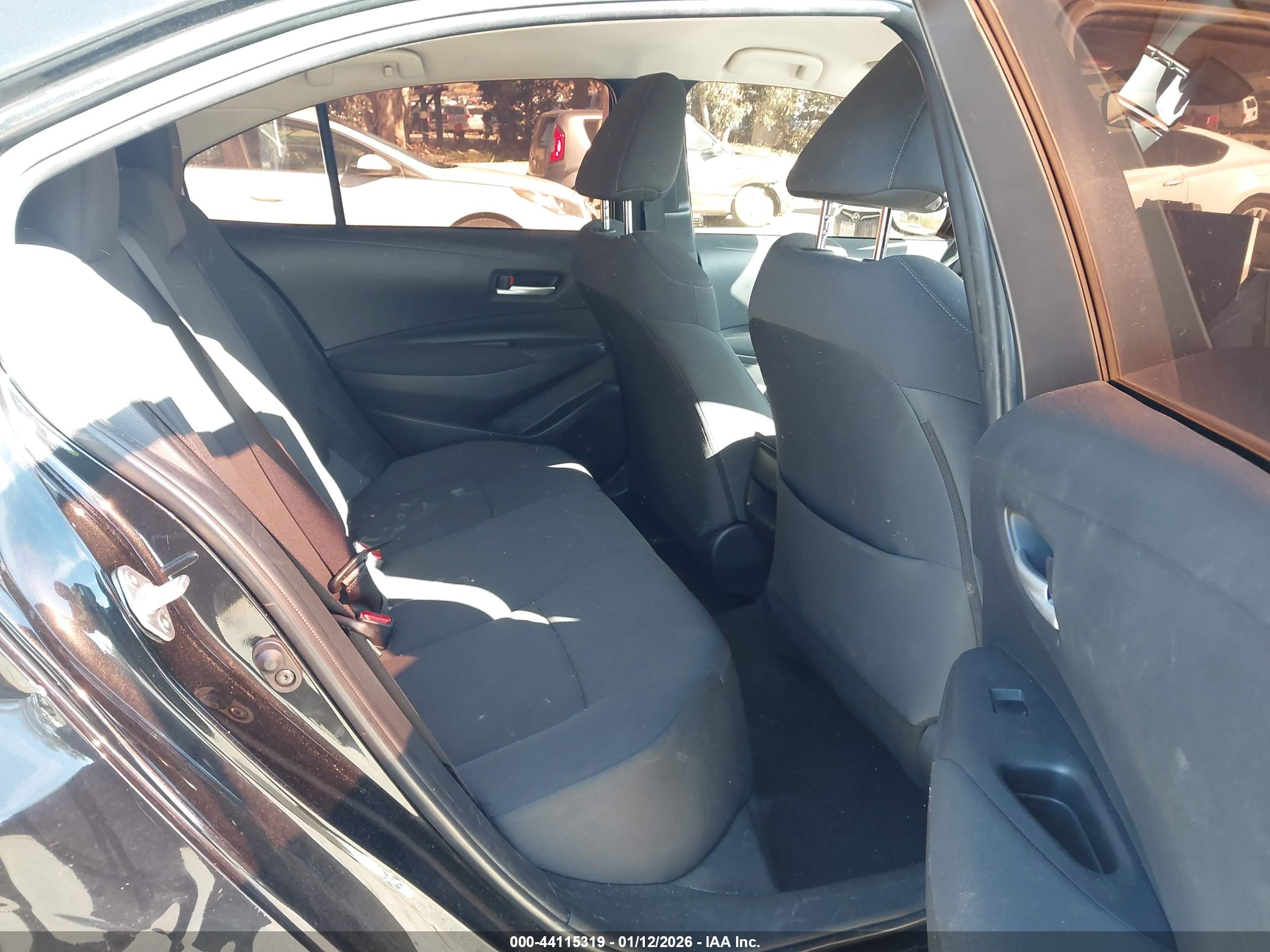 TOYOTA COROLLA image 8