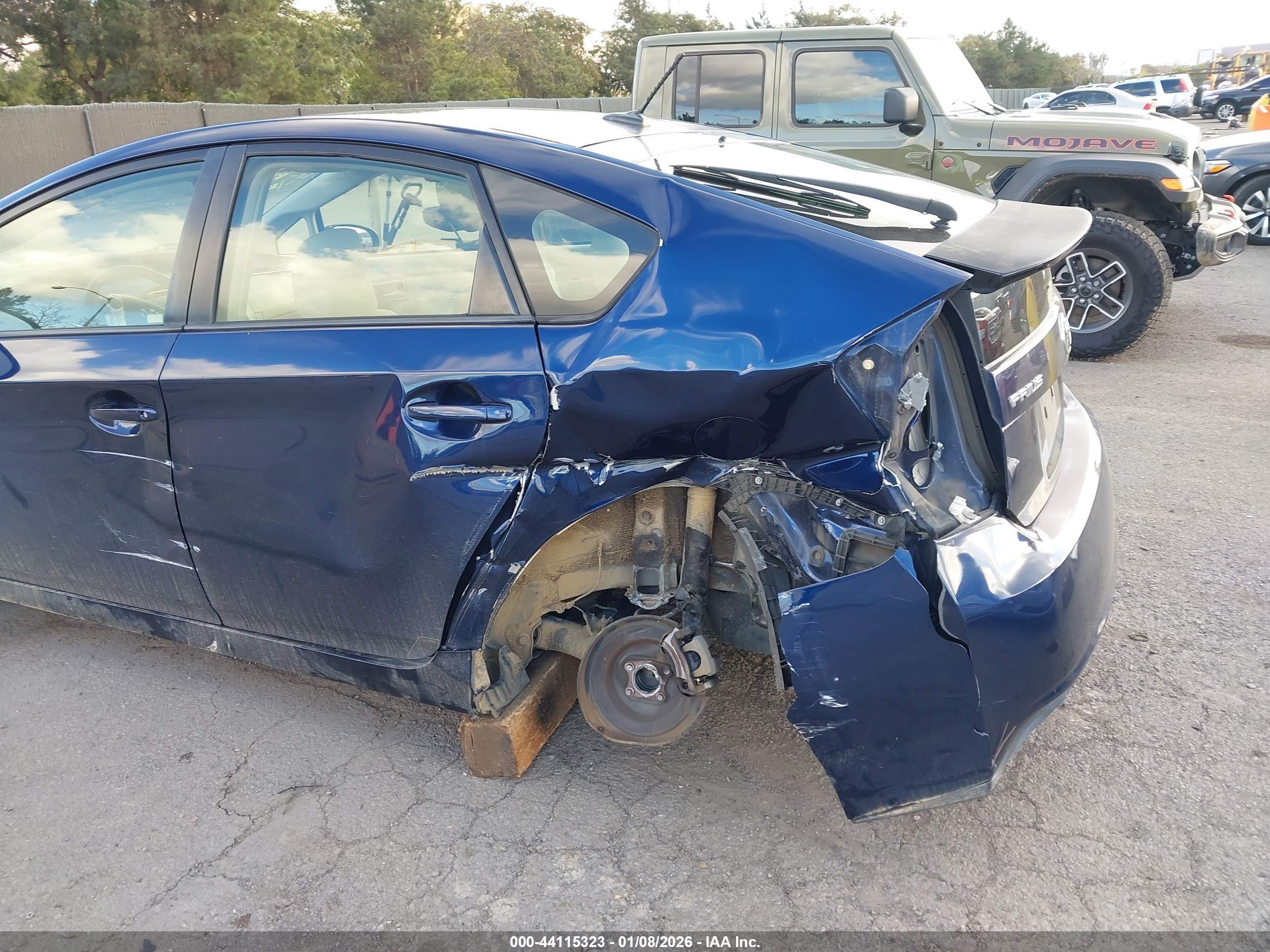 TOYOTA PRIUS image 6