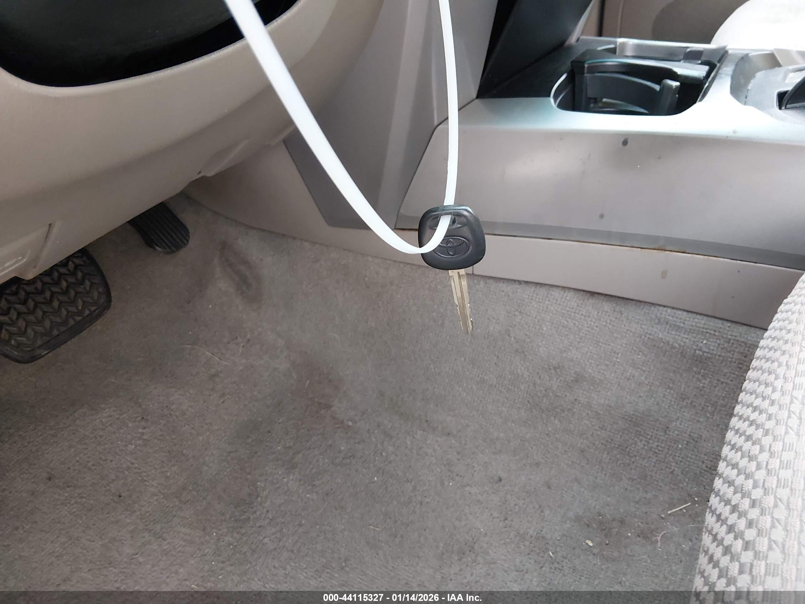 TOYOTA 4RUNNER image 11