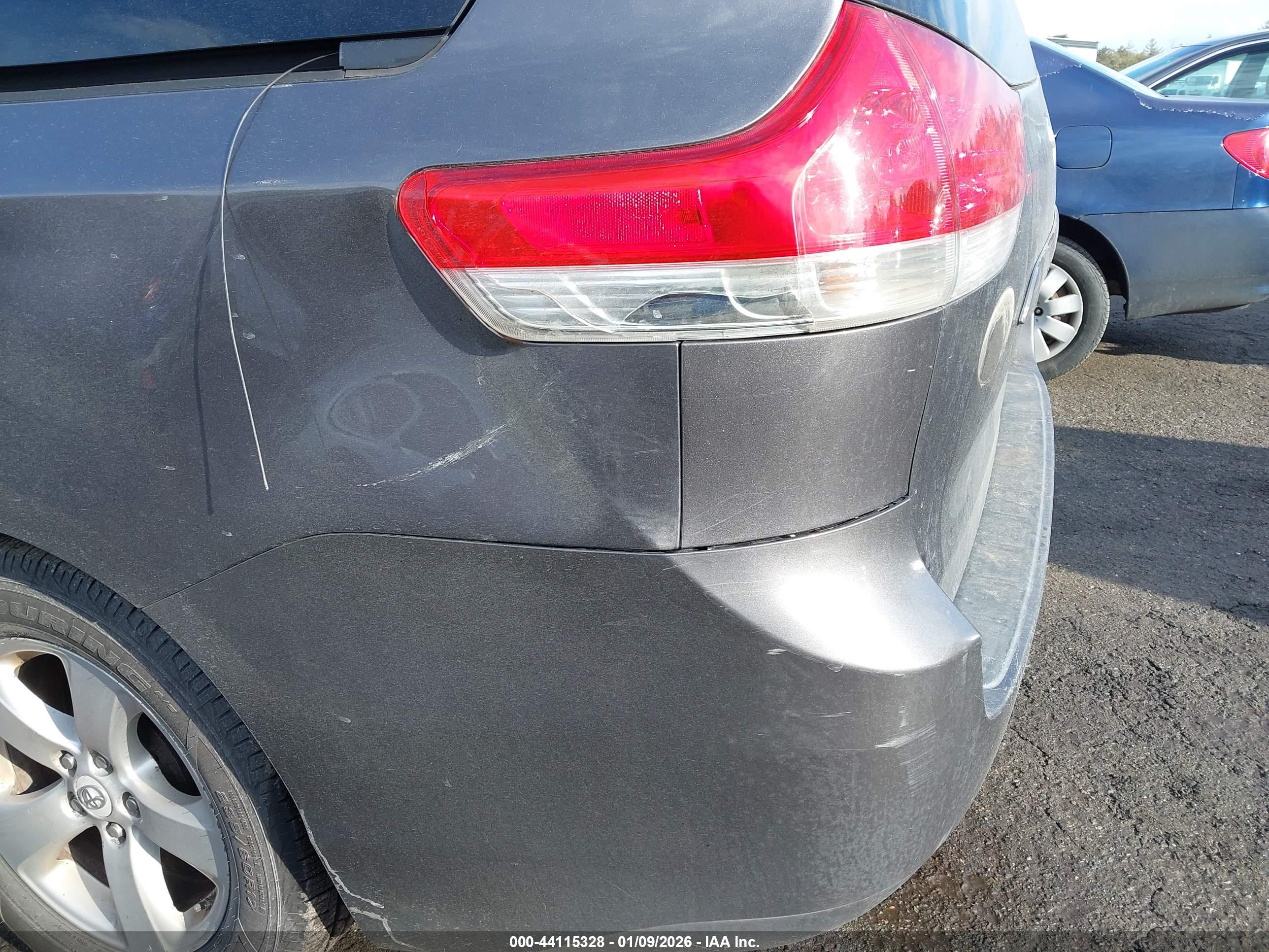 TOYOTA SIENNA image 6