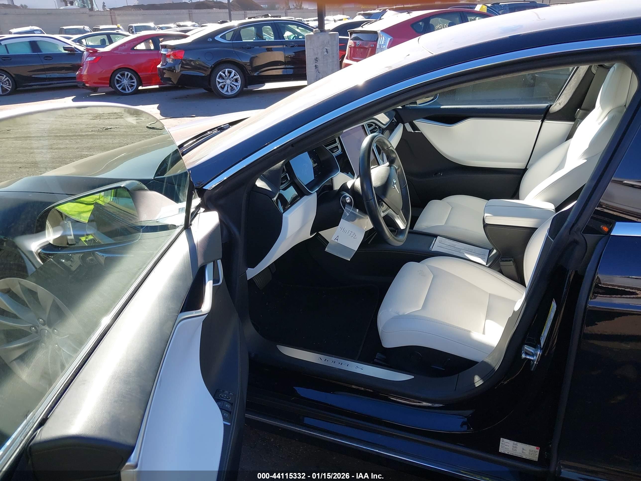 TESLA MODEL image 5