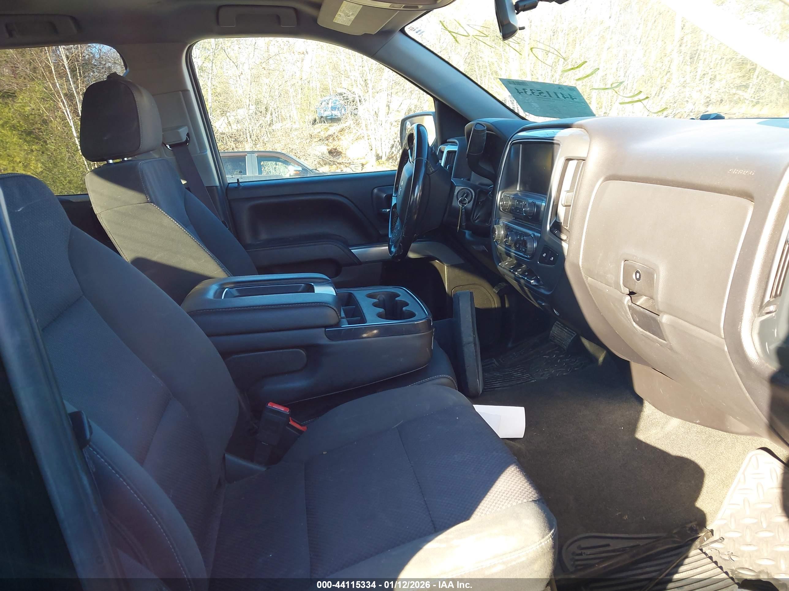 CHEVROLET SILVERADO image 5