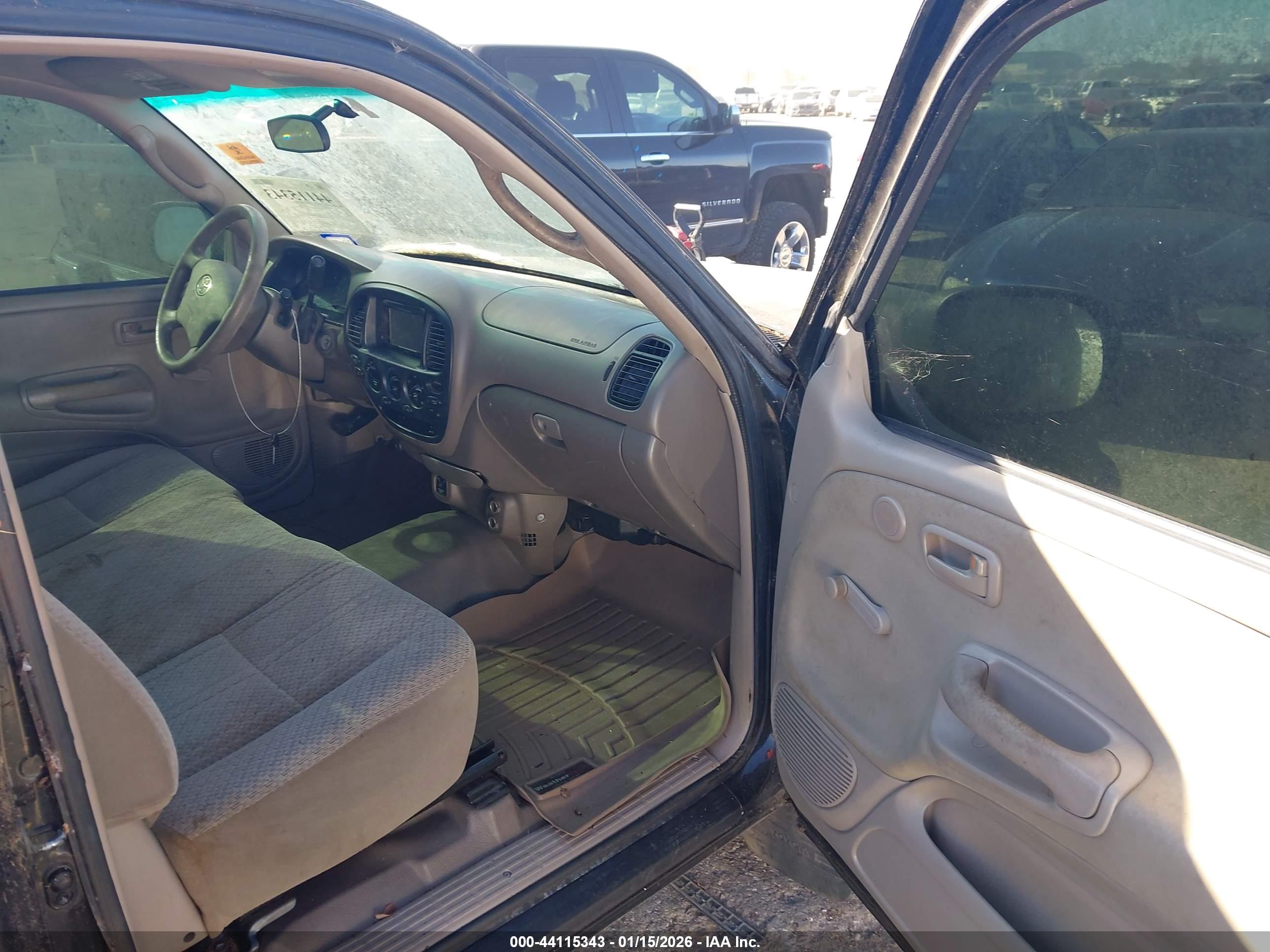 TOYOTA TUNDRA image 8