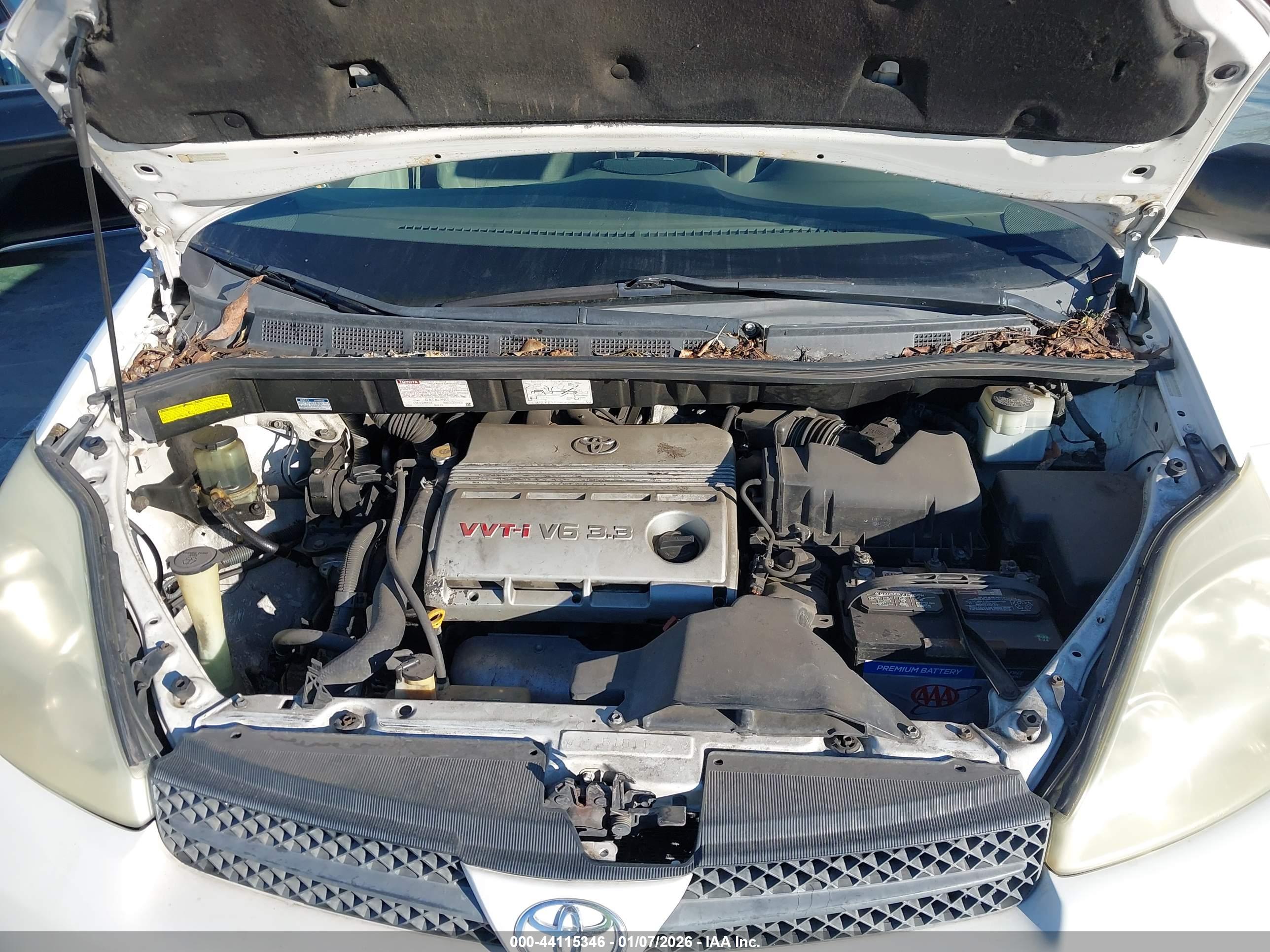 TOYOTA SIENNA image 10